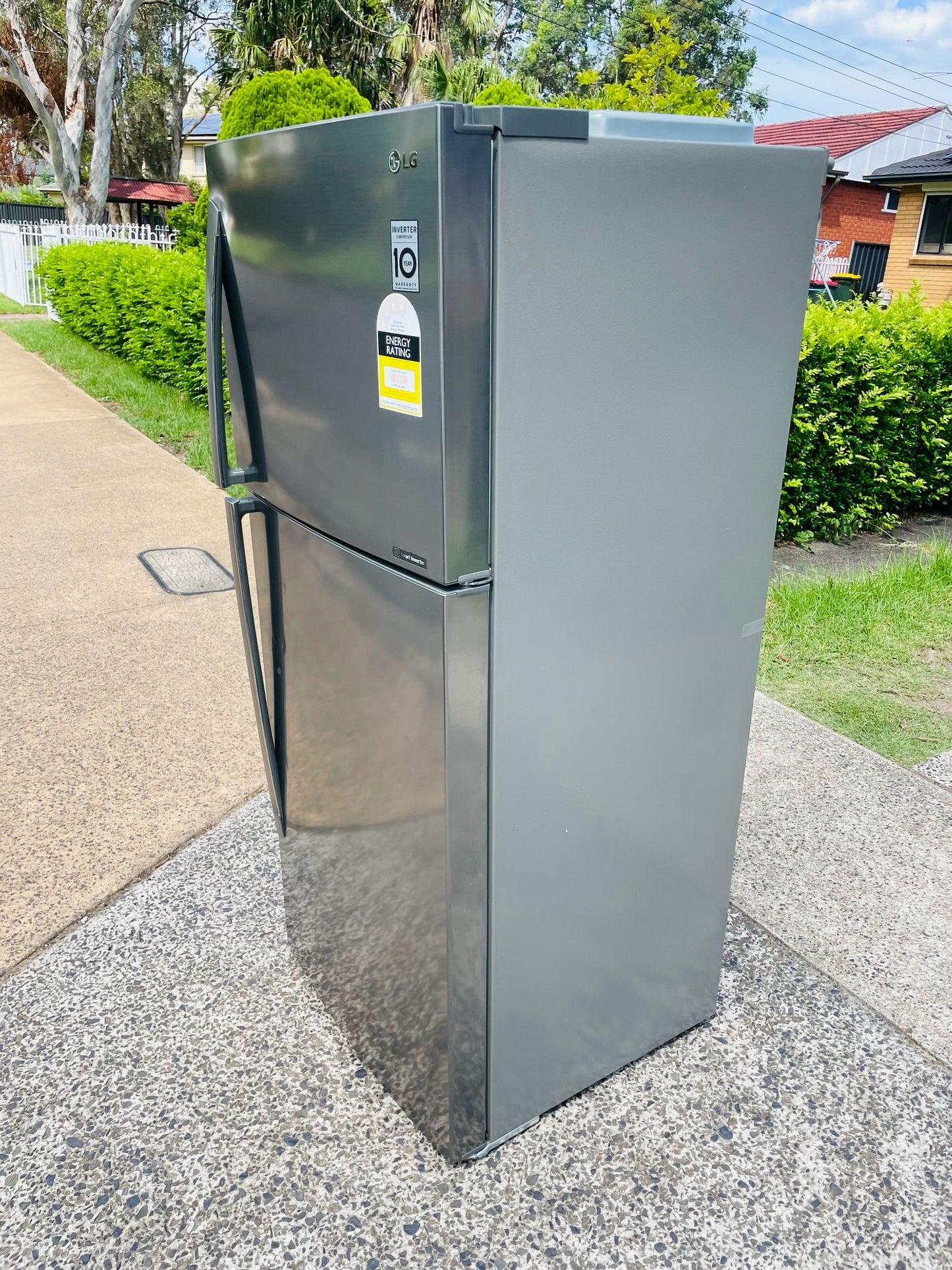 **LG 442 LITRES FRIDGE FREEZER**