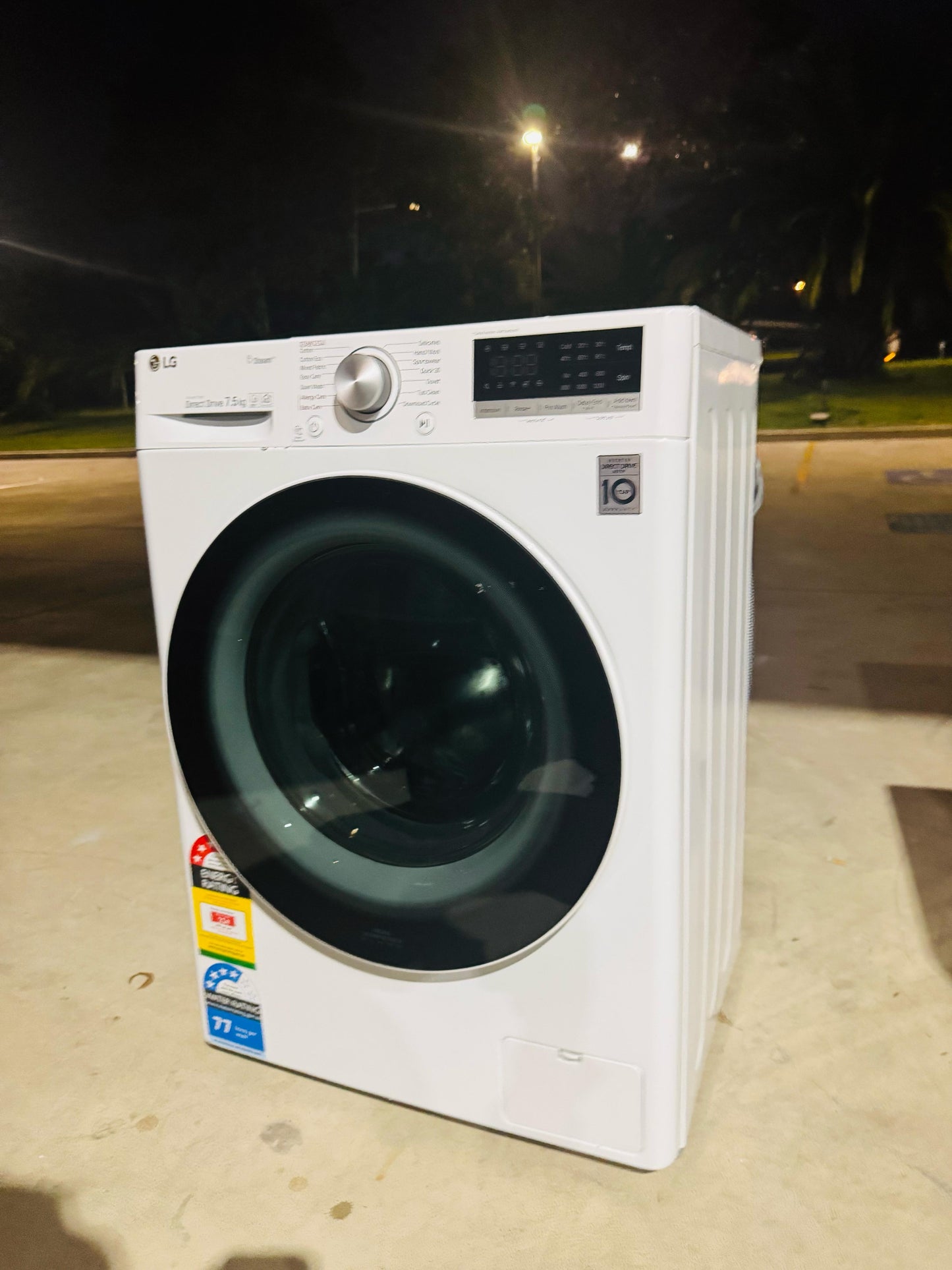 **LG 7.5KGS FRONT LOADER WASHING MACHINE**