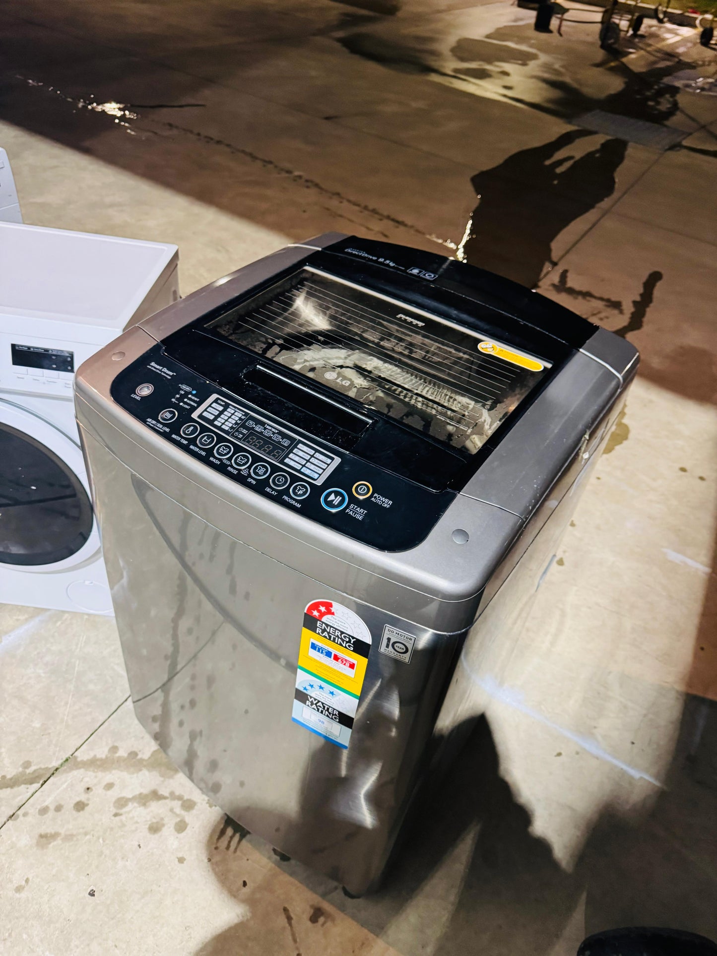 **LG 9.5 KGS TOP LOADER WASHING MACHINE**