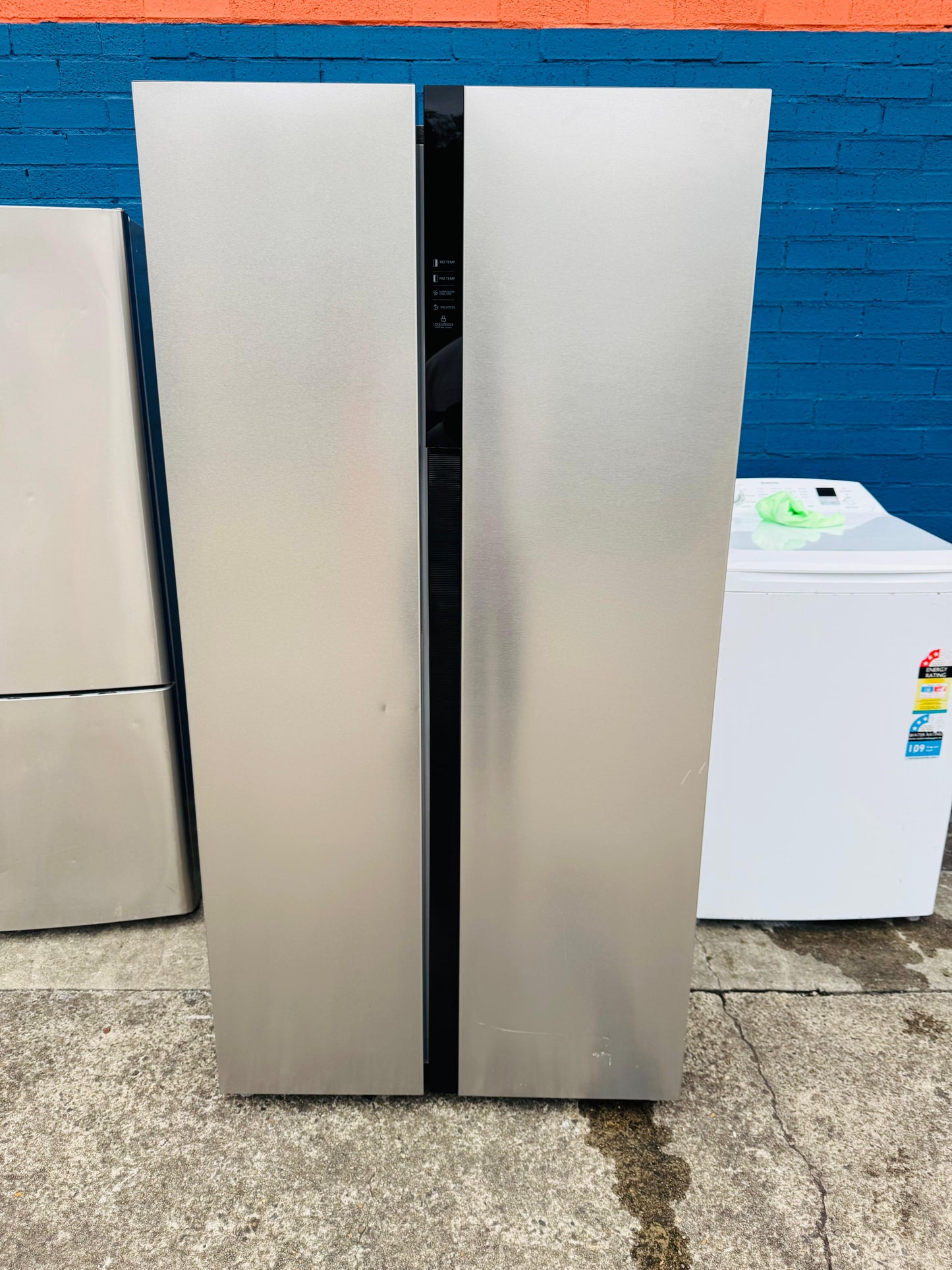 **INALTO SIDE BY SIDE 584 LITRES FRIDGE FREEZER**
