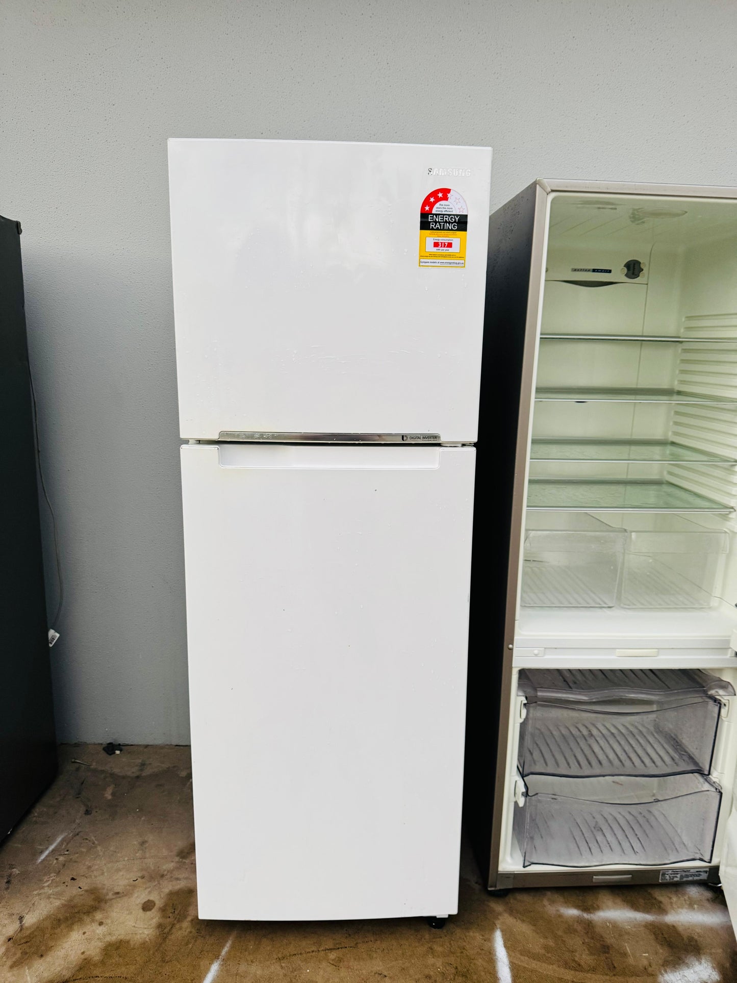 **SAMSUNG 343 LITRES FRIDGE FREEZER**