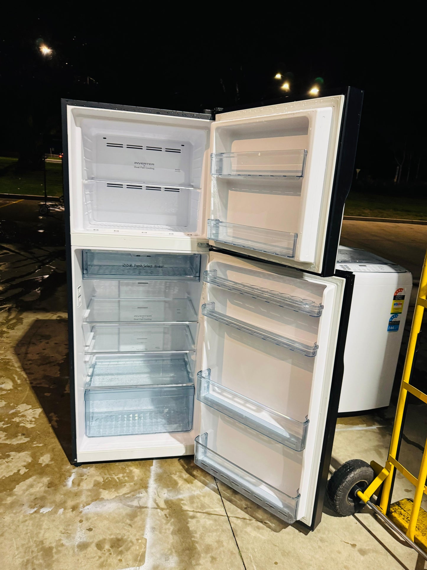 **HITACHI 403 LITRES FRIDGE FREEZER**