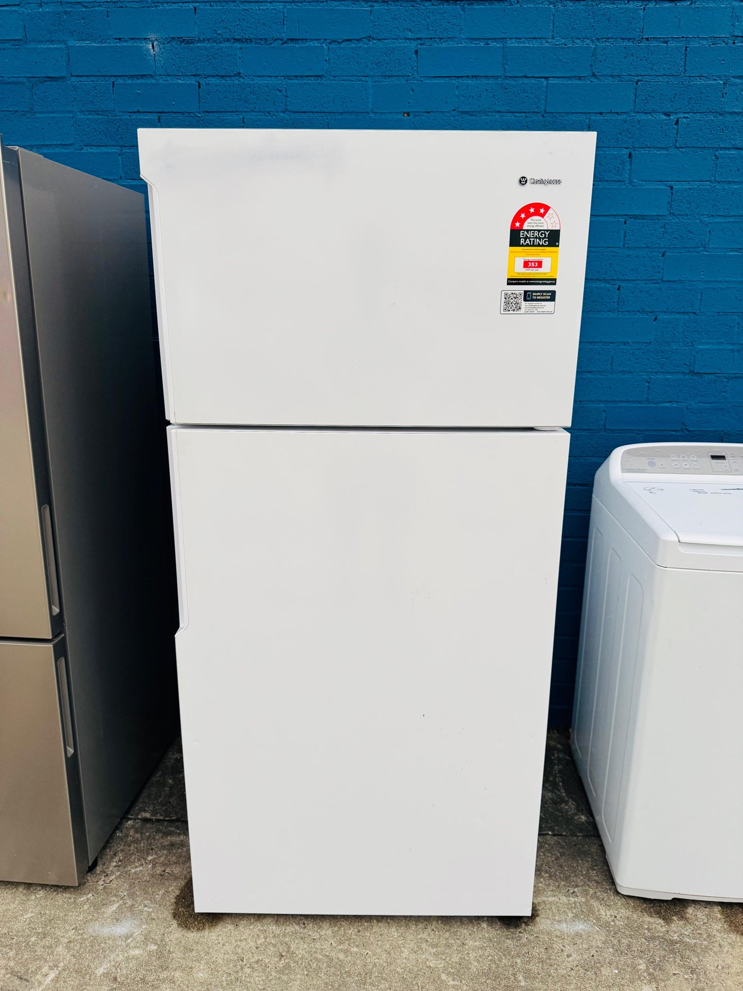 **WESTINGHOUSE 536 LITRES FRIDGE FREEZER**