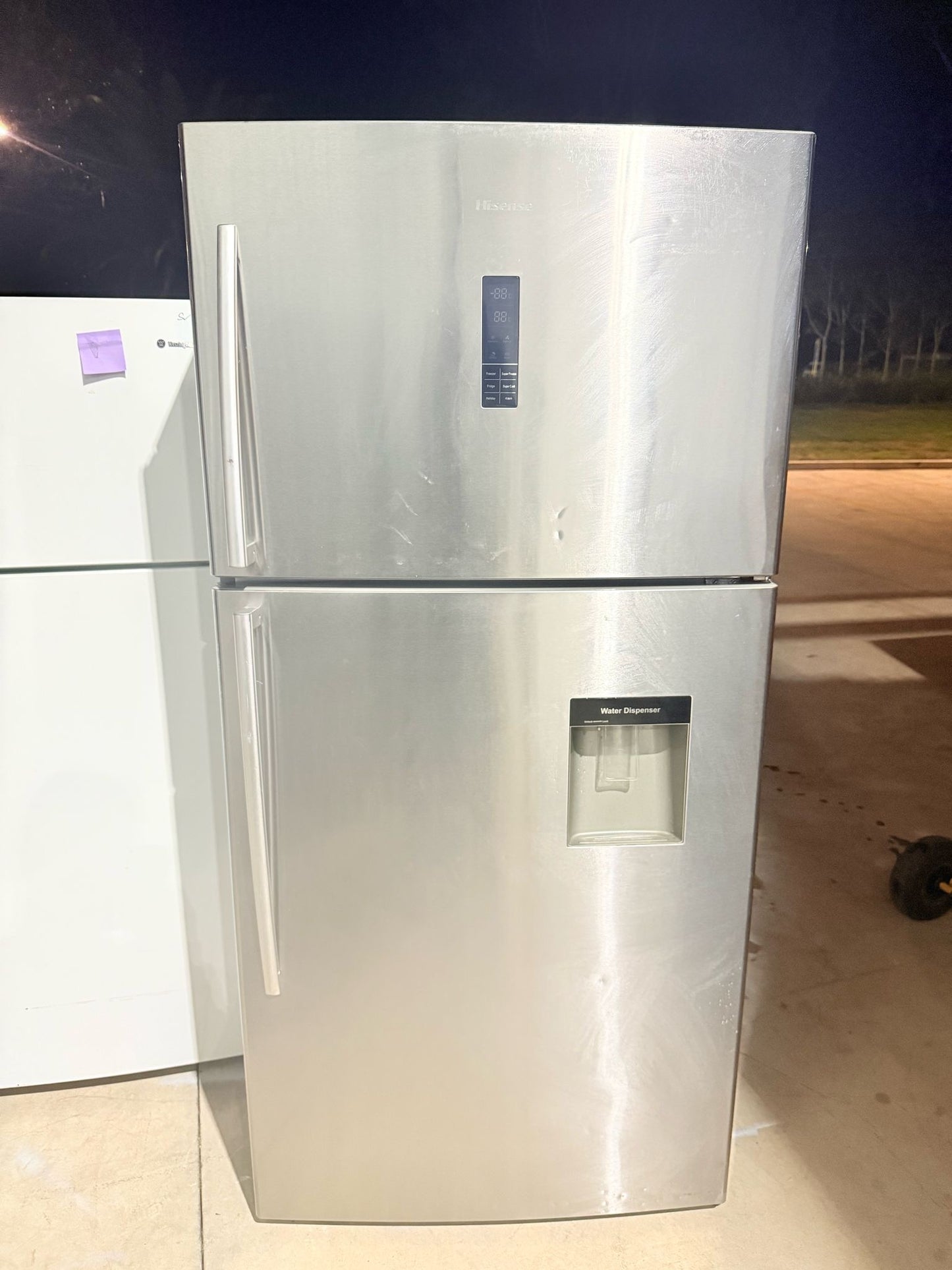 **HISENSE 593 LITRES FRIDGE FREEZER**