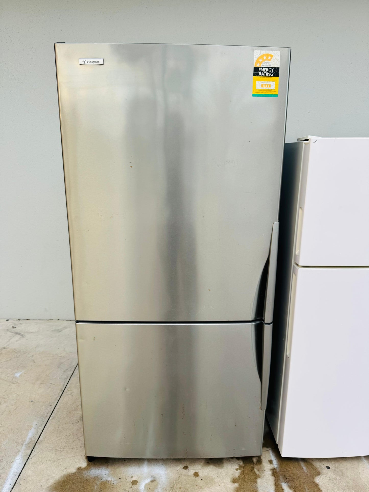 **WESTINGHOUSE 510 LITRES FRIDGE FREEZER**