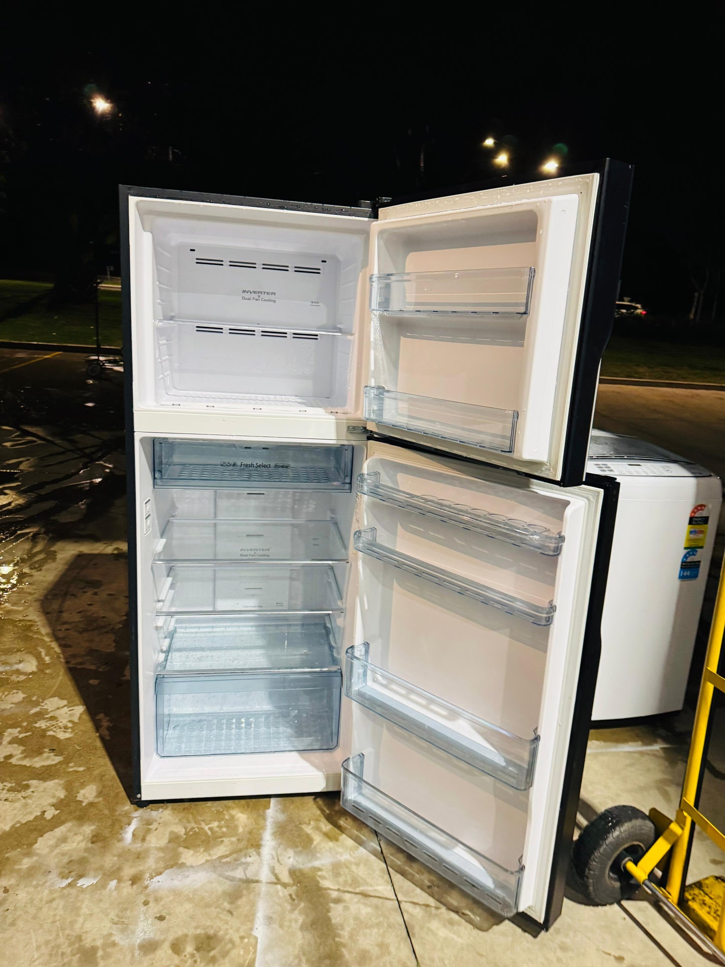 **HITACHI 403 LITRES FRIDGE FREEZER**