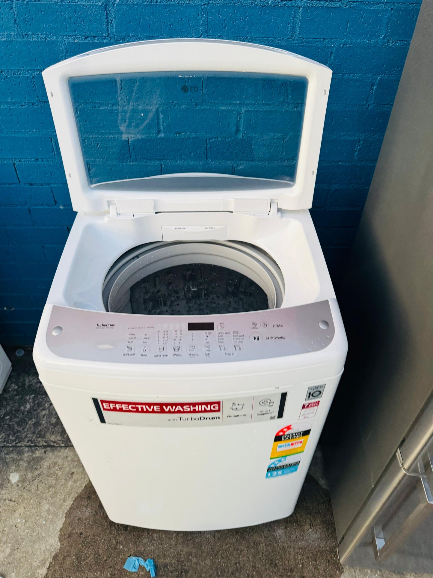 **LG 8.5 KGS TOP LOADER WASHING MACHINE**