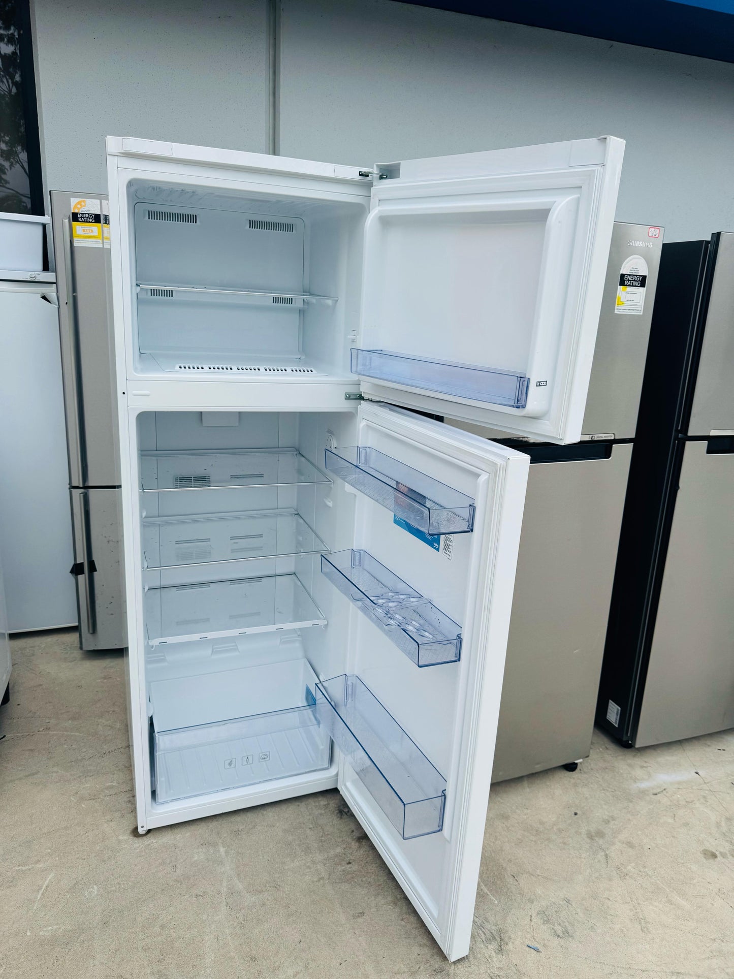 **BEKO 347 LITRES FRIDGE FREEZER**