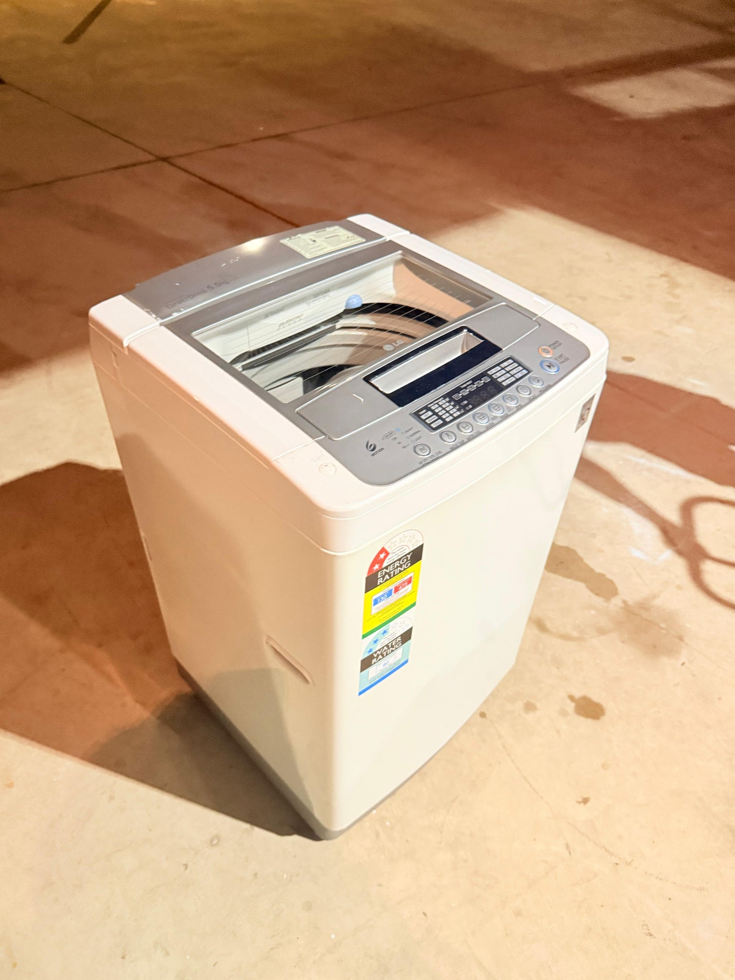**LG 5.5KGS TOP LOADER WASHING MACHINE**