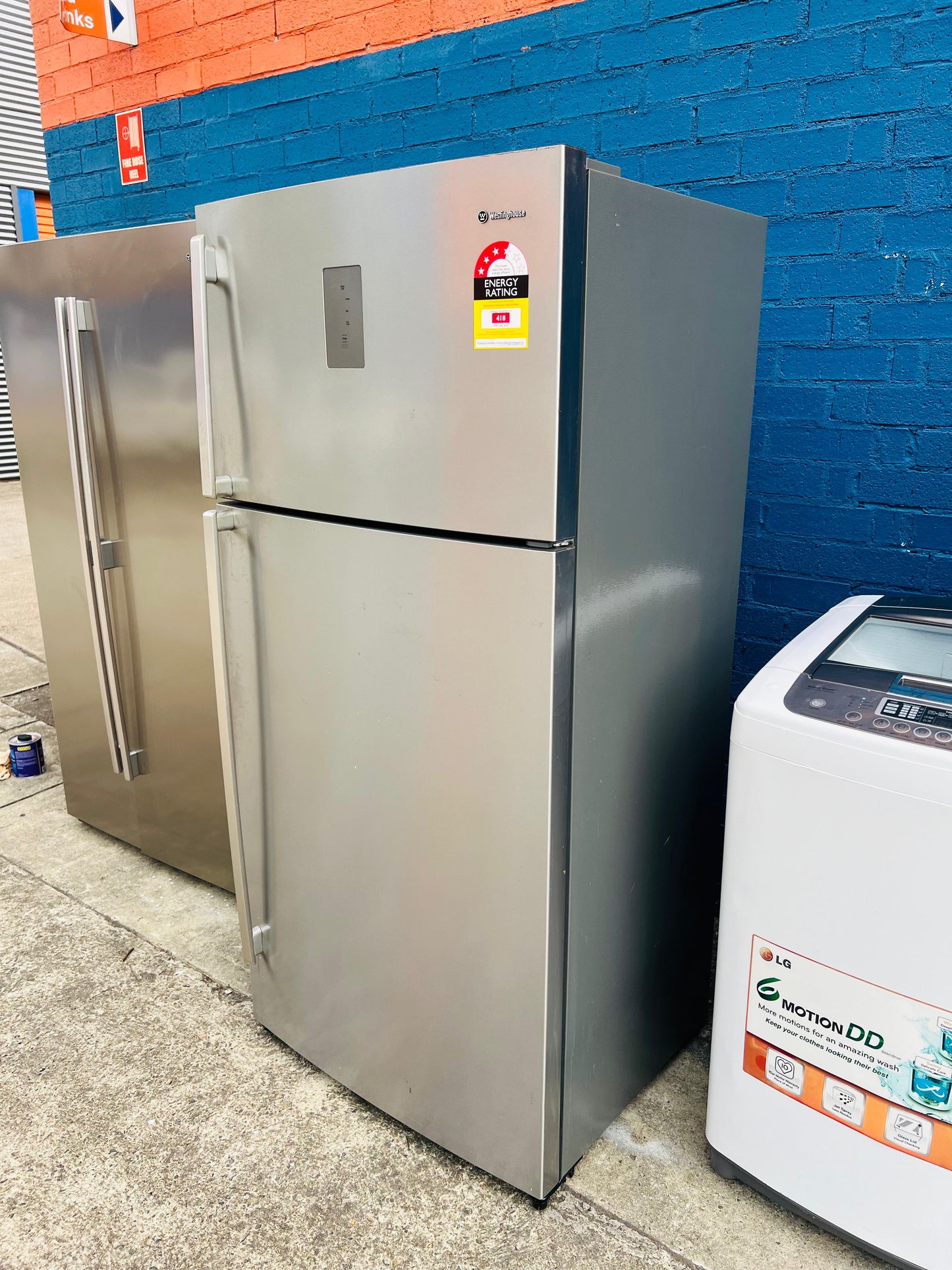 **WESTINGHOUSE 537 LITRES FRIDGE FREEZER**