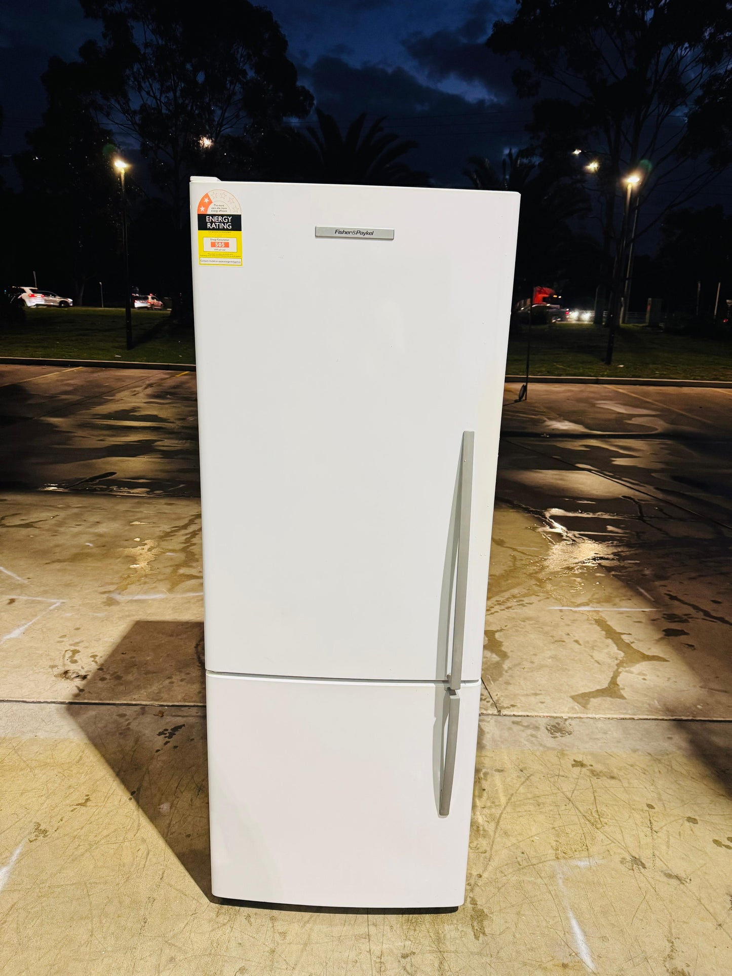 **FISHER & PAYKEL 403 LITRES FRIDGE FREEZER**