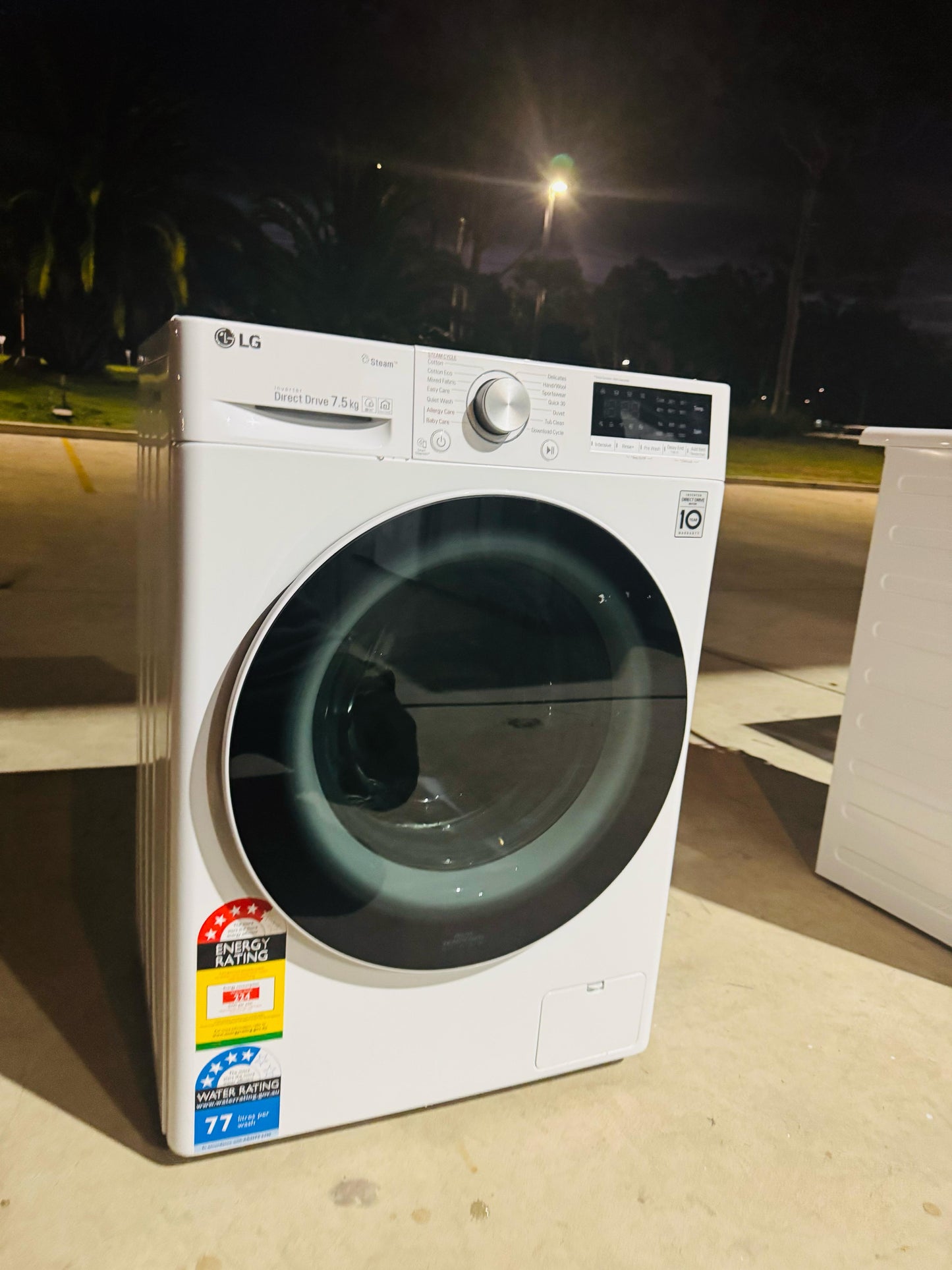 **LG 7.5KGS FRONT LOADER WASHING MACHINE**