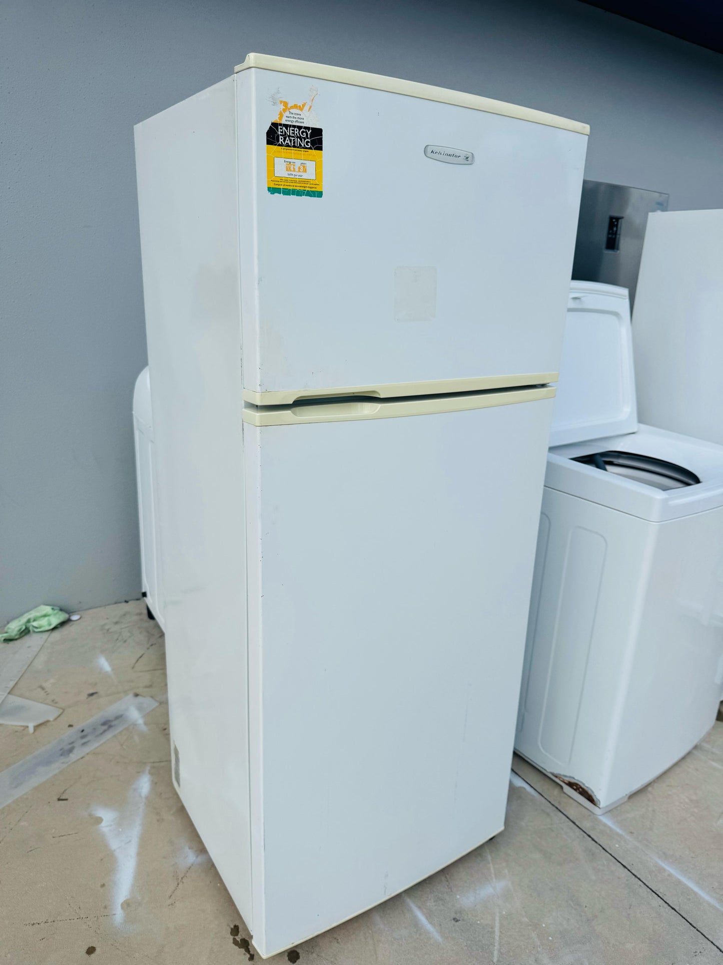 **KELVINATOR 390 LITRES FRIDGE FREEZER**