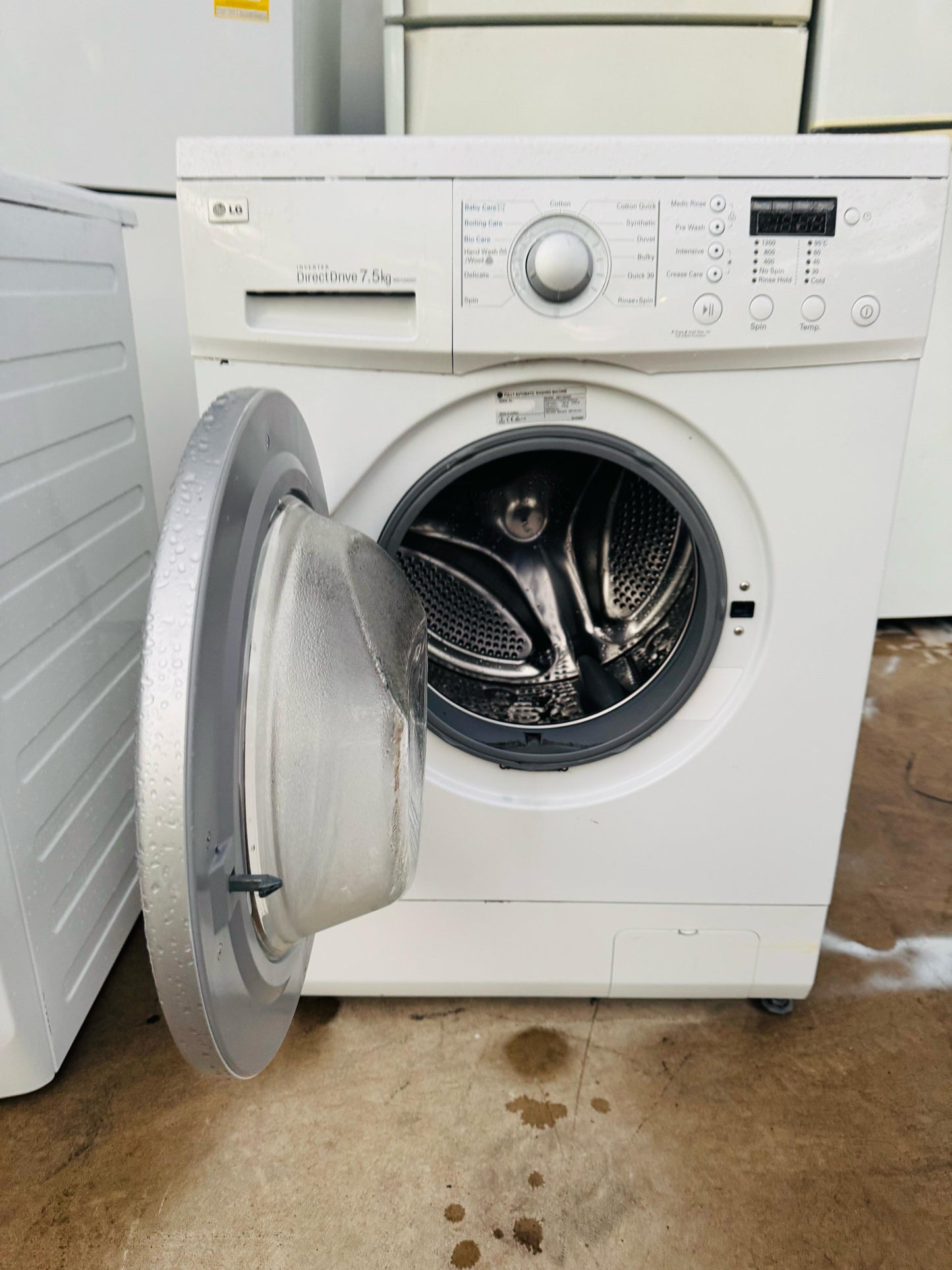 **LG 7.5KGS FRONT LOADER WASHING MACHINE**