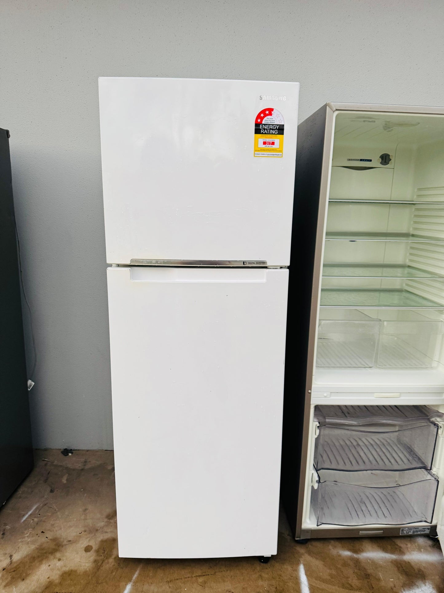 **SAMSUNG 343 LITRES FRIDGE FREEZER**