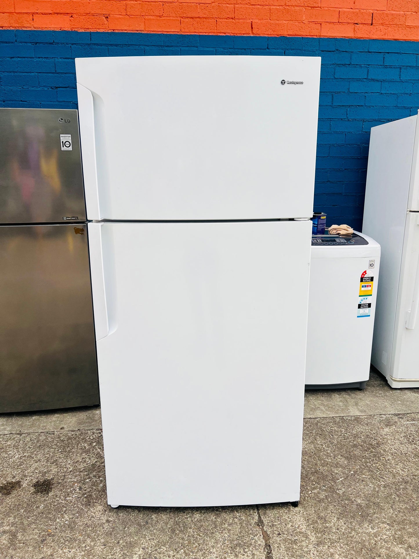**WESTINGHOUSE 538 LITRES FRIDGE FREEZER**