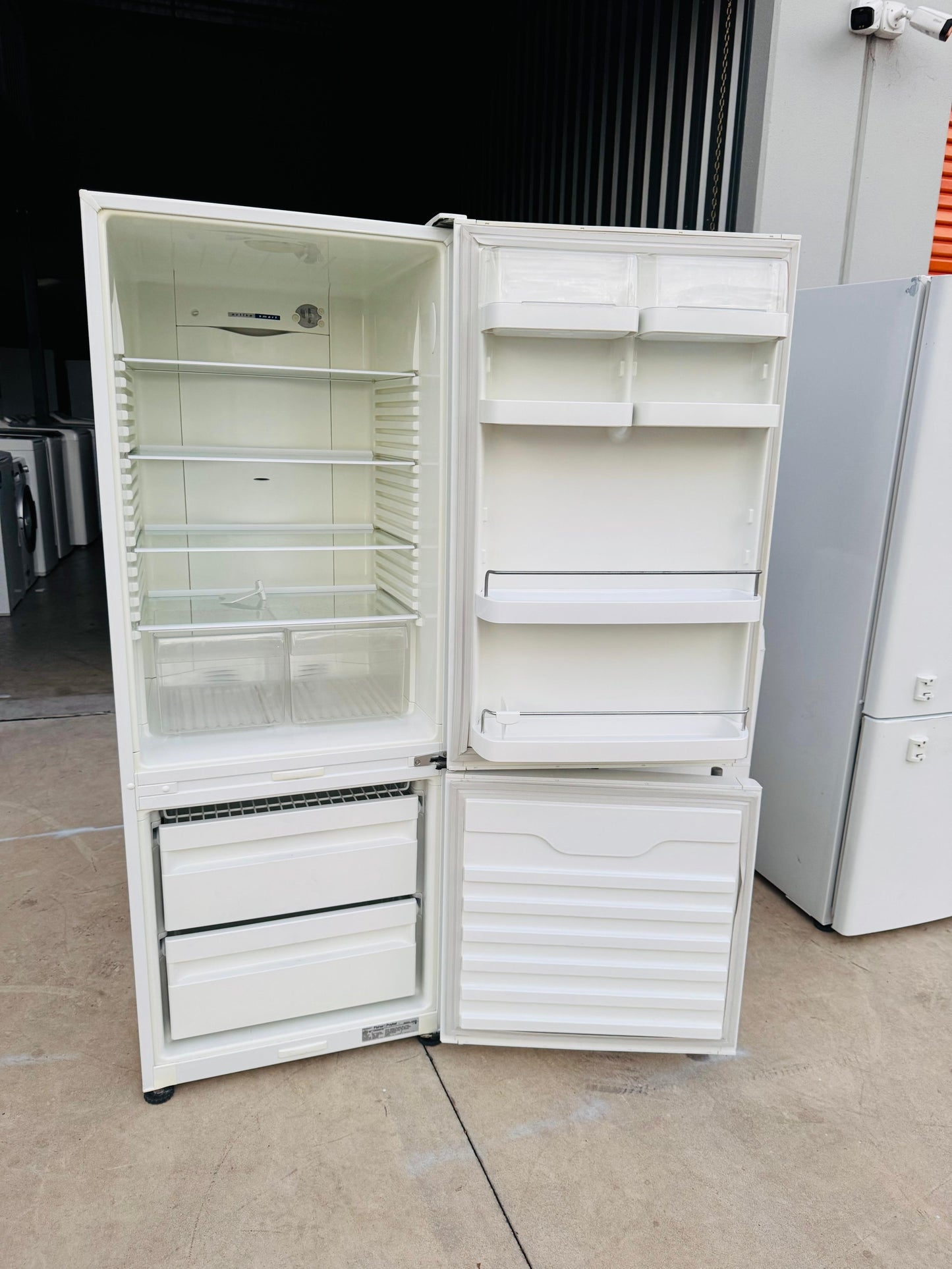 **FISHER & PAYKEL 403 LITRES FRIDGE FREEZER**