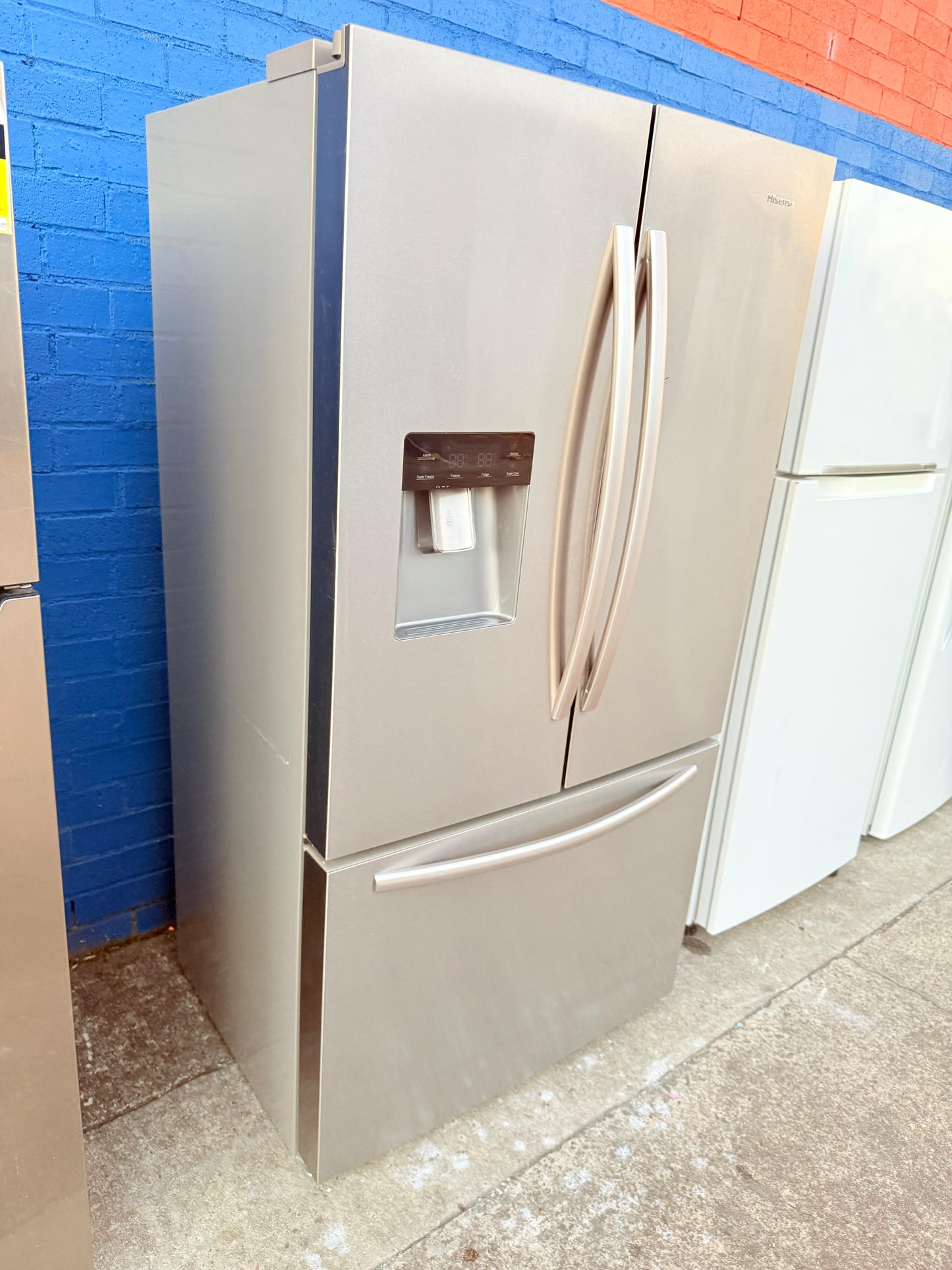 **HISENSE 630 LITRES FRENCH DOOR FRIDGE FREEZER**