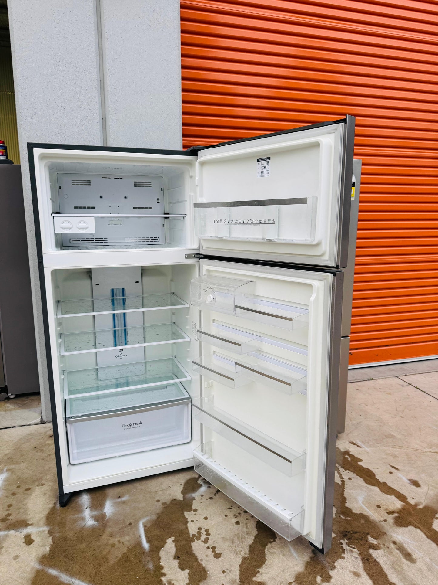 **WESTINGHOUSE 537 LITRES FRIDGE FREEZER**