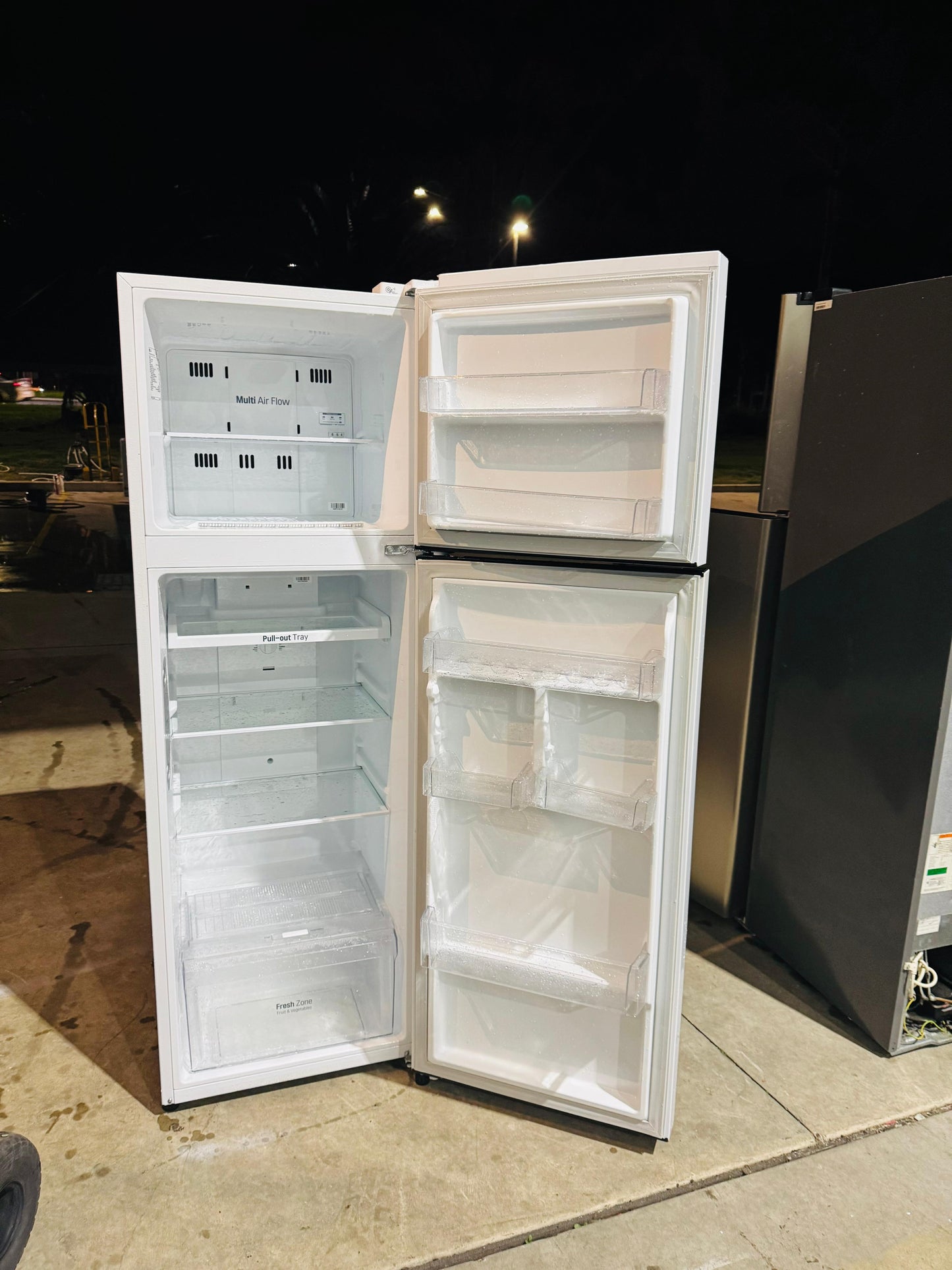 **LG 279 LITRES FRIDGE FREEZER**