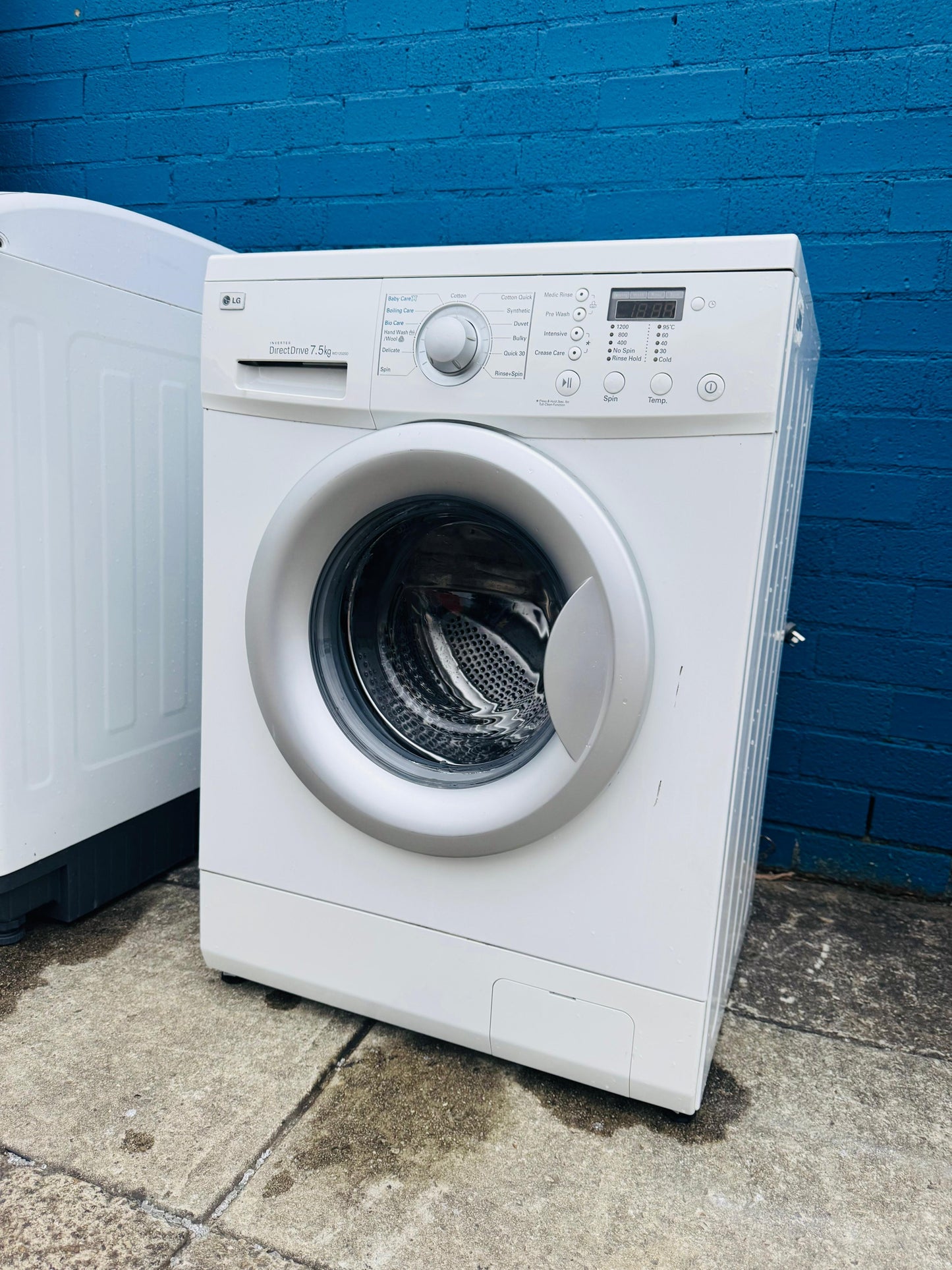 **LG 7.5KGS FRONT LOADER WASHING MACHINE**