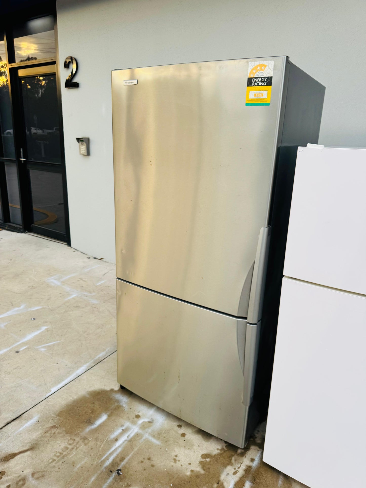 **WESTINGHOUSE 510 LITRES FRIDGE FREEZER**