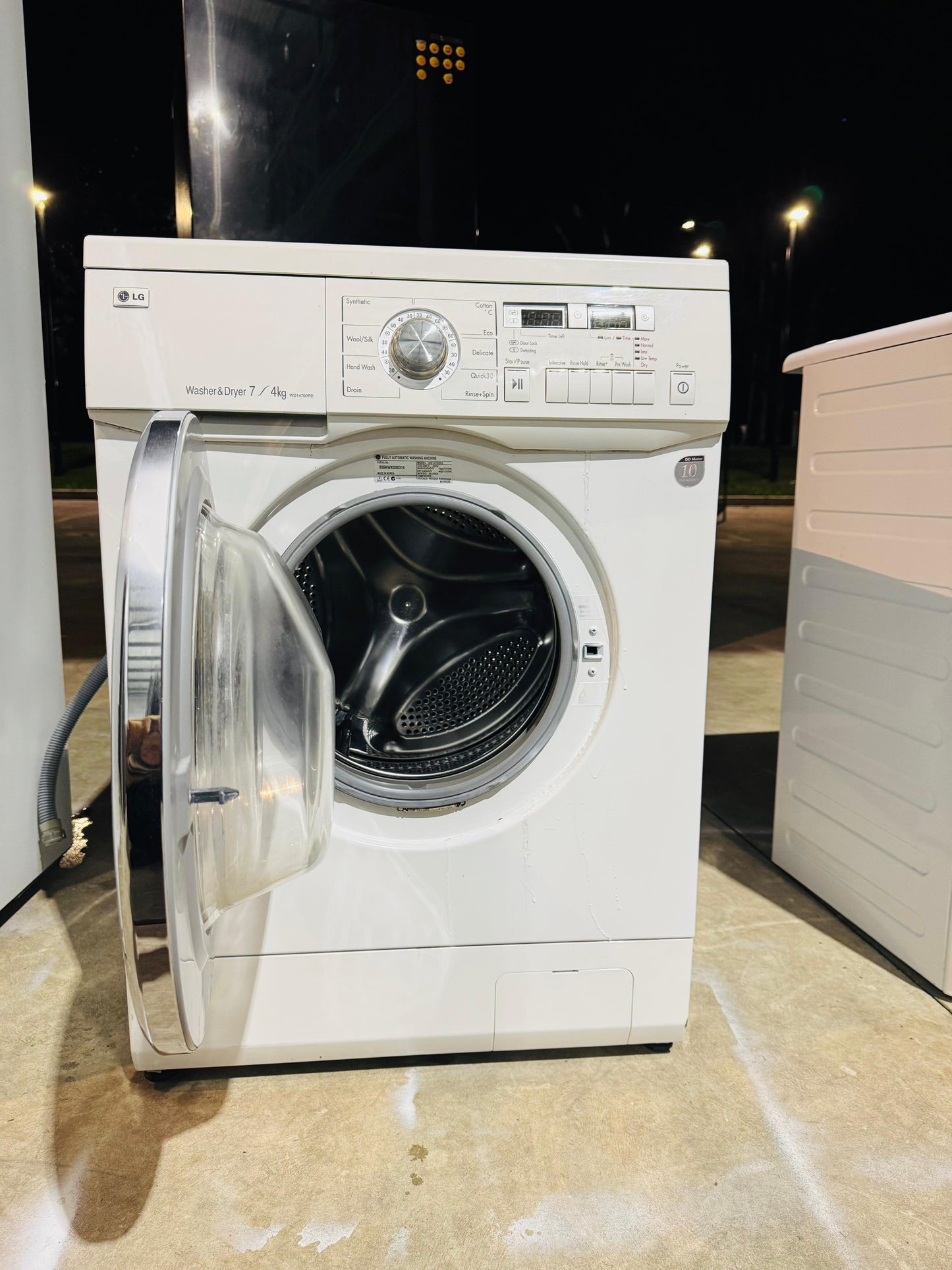 **LG 7KGS FRONT LOADER WASHING MACHINE**