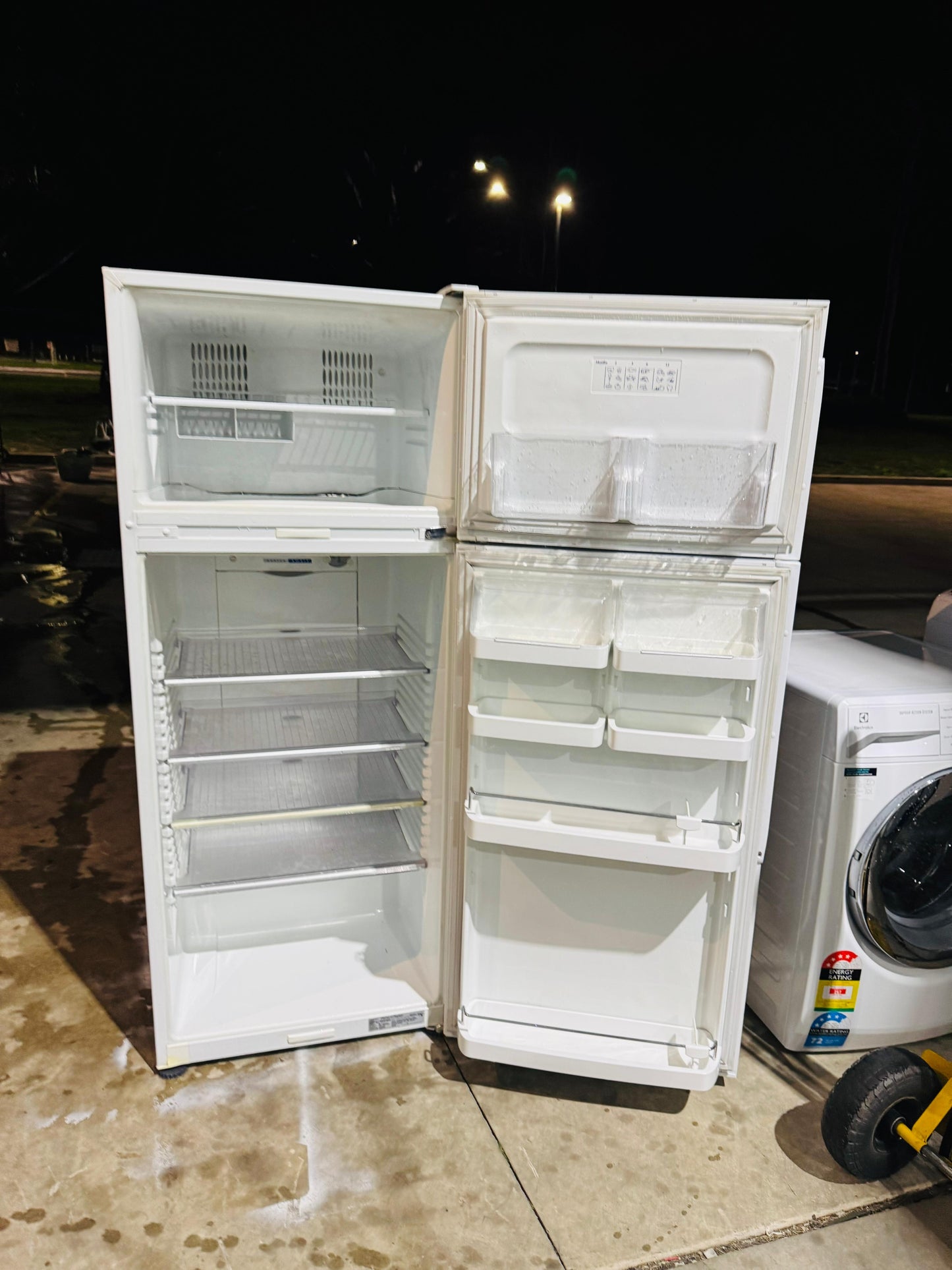 **FISHER & PAYKEL 380 LITRES FRIDGE FREEZER**
