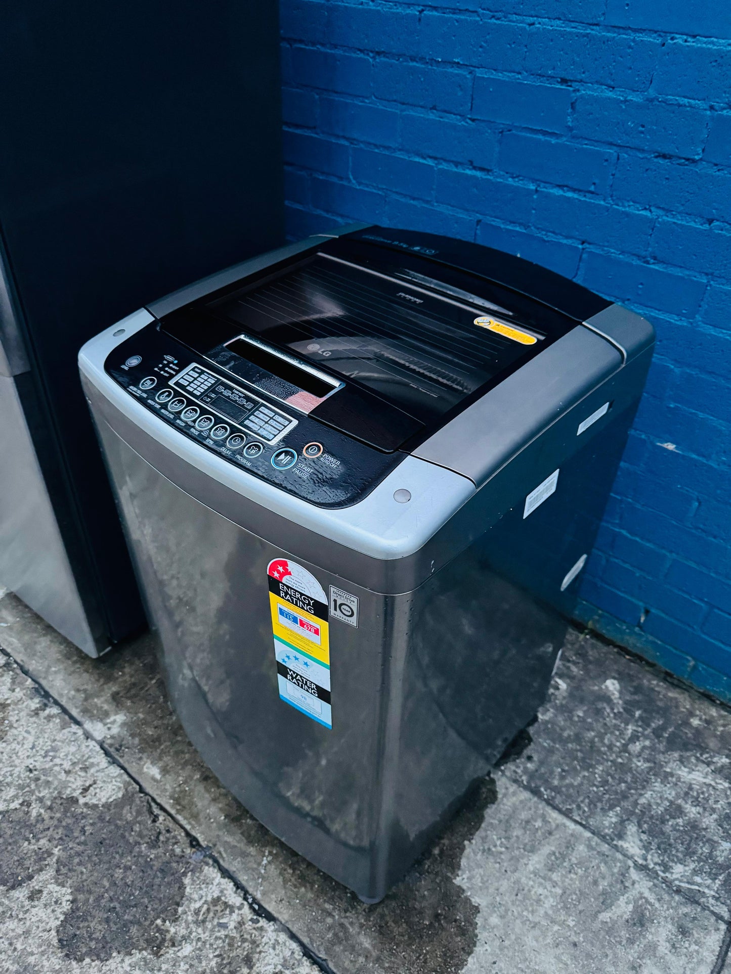 **LG 9.5 KGS TOP LOADER WASHING MACHINE**