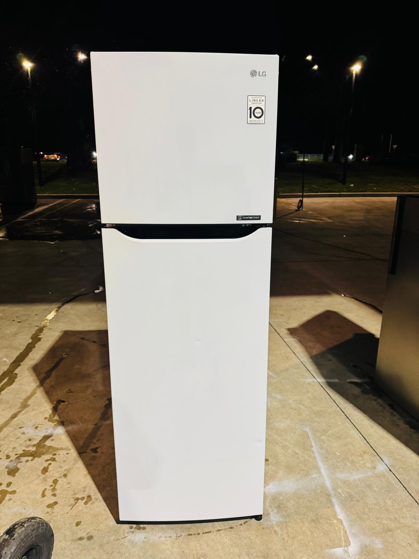 **LG 279 LITRES FRIDGE FREEZER**