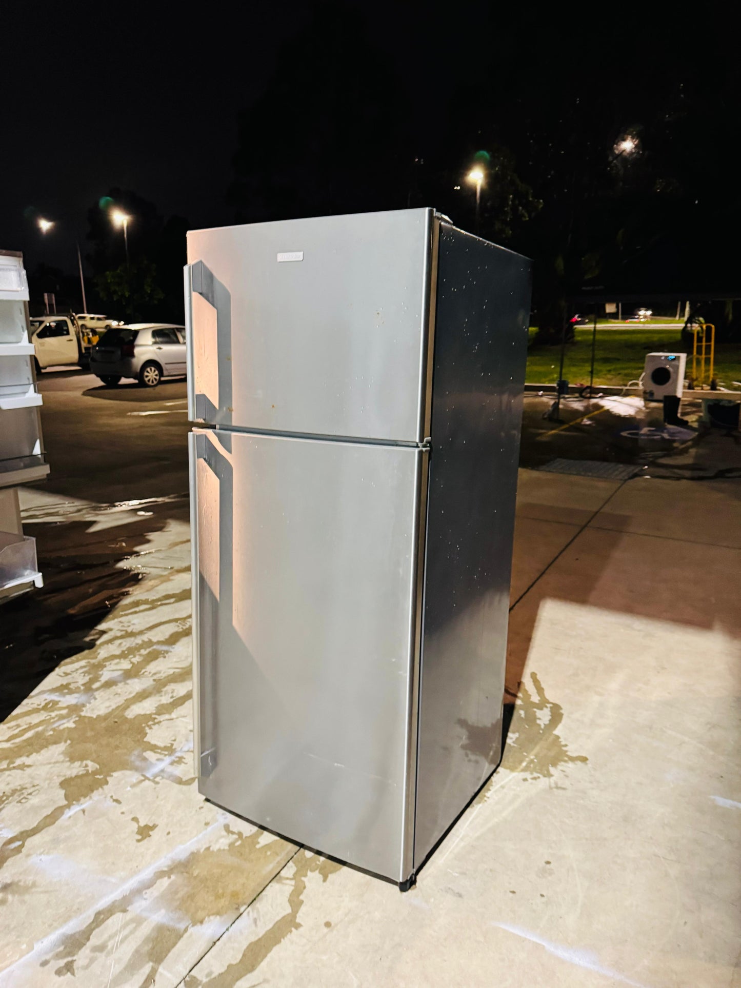 **ELECTROLUX 420 LITRES FRIDGE FREEZER**