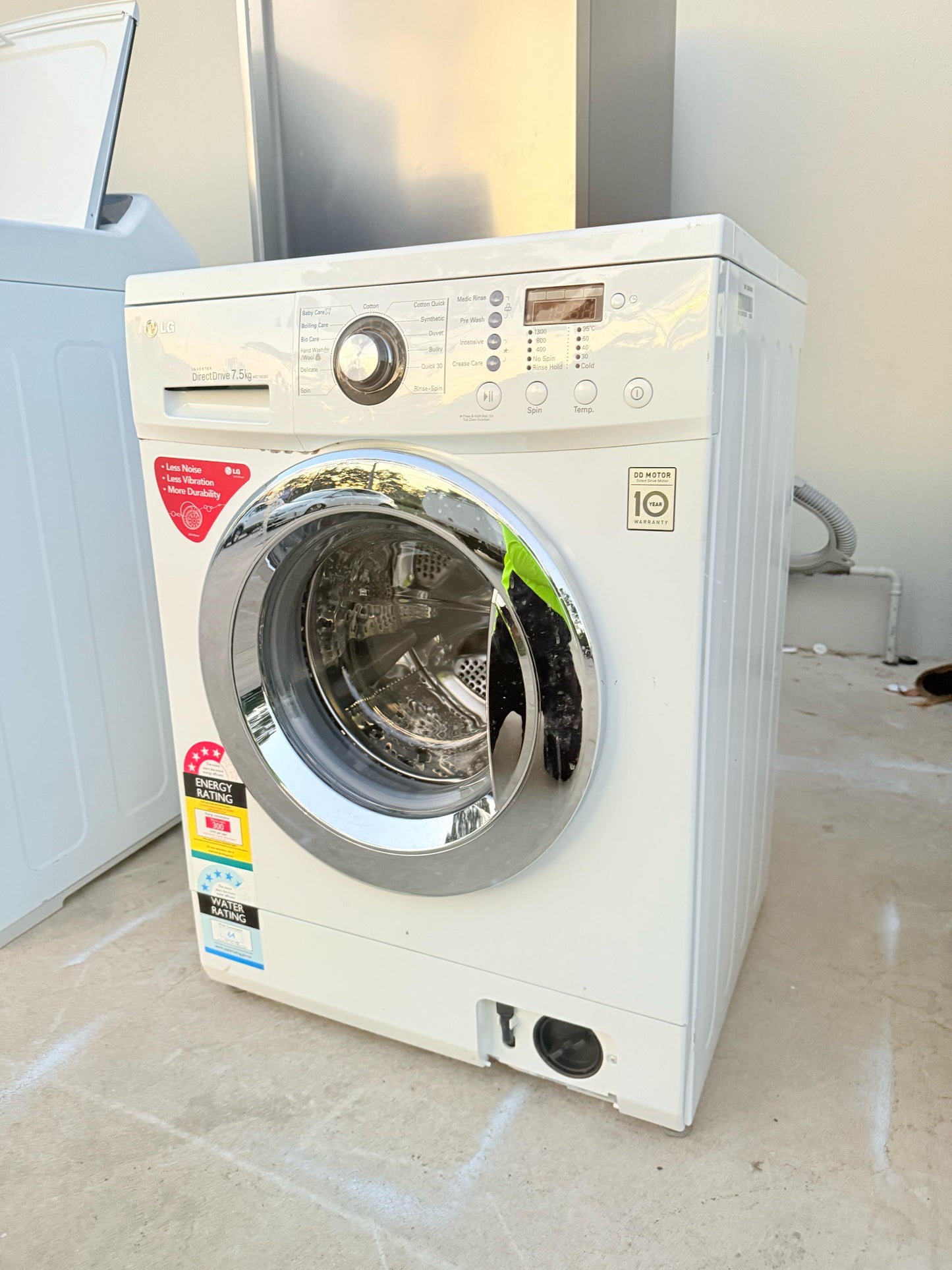 **LG 7.5KGS FRONT LOADER WASHING MACHINE**