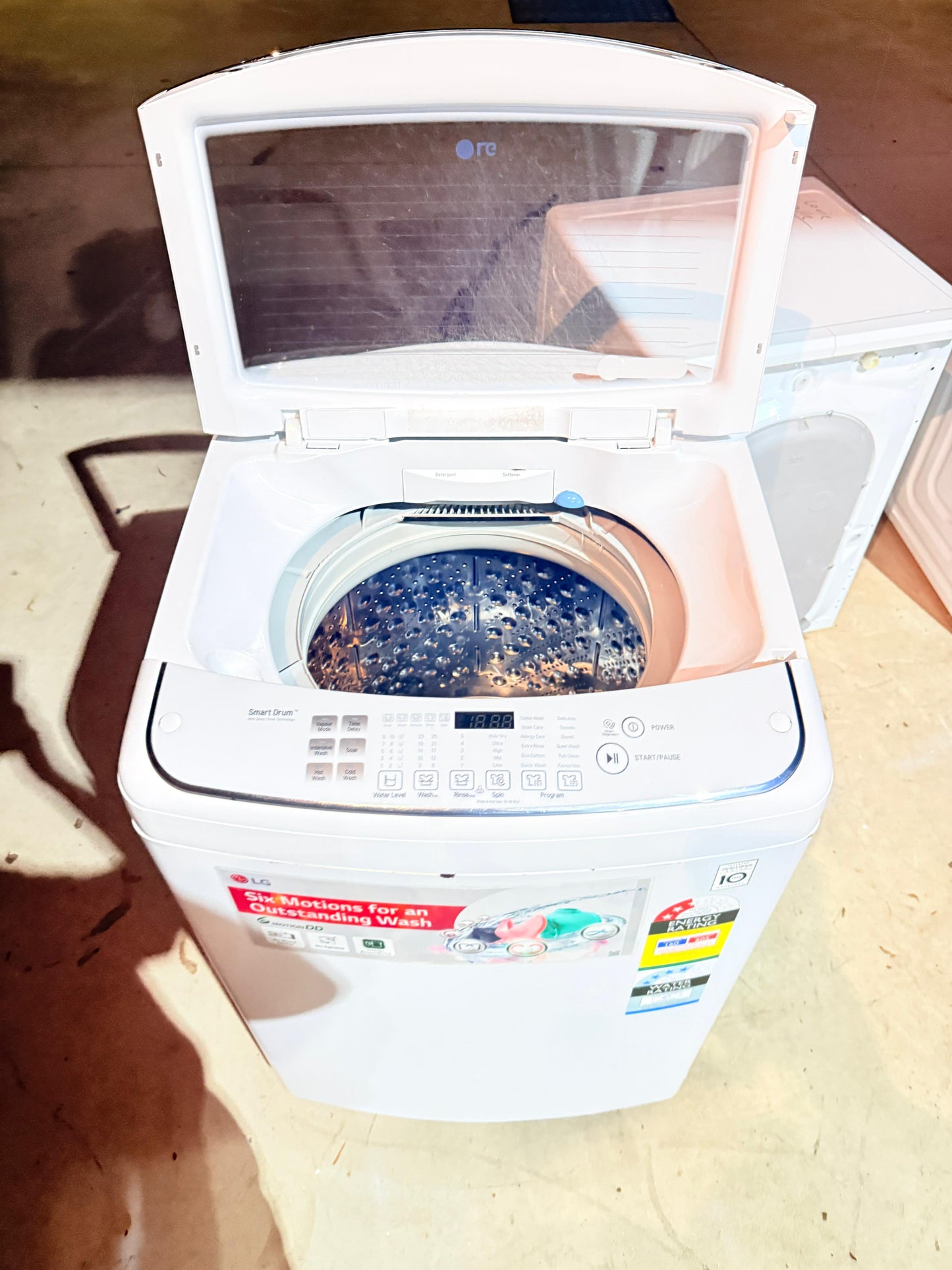 **LG 8.5 KGS TOP LOADER WASHING MACHINE**