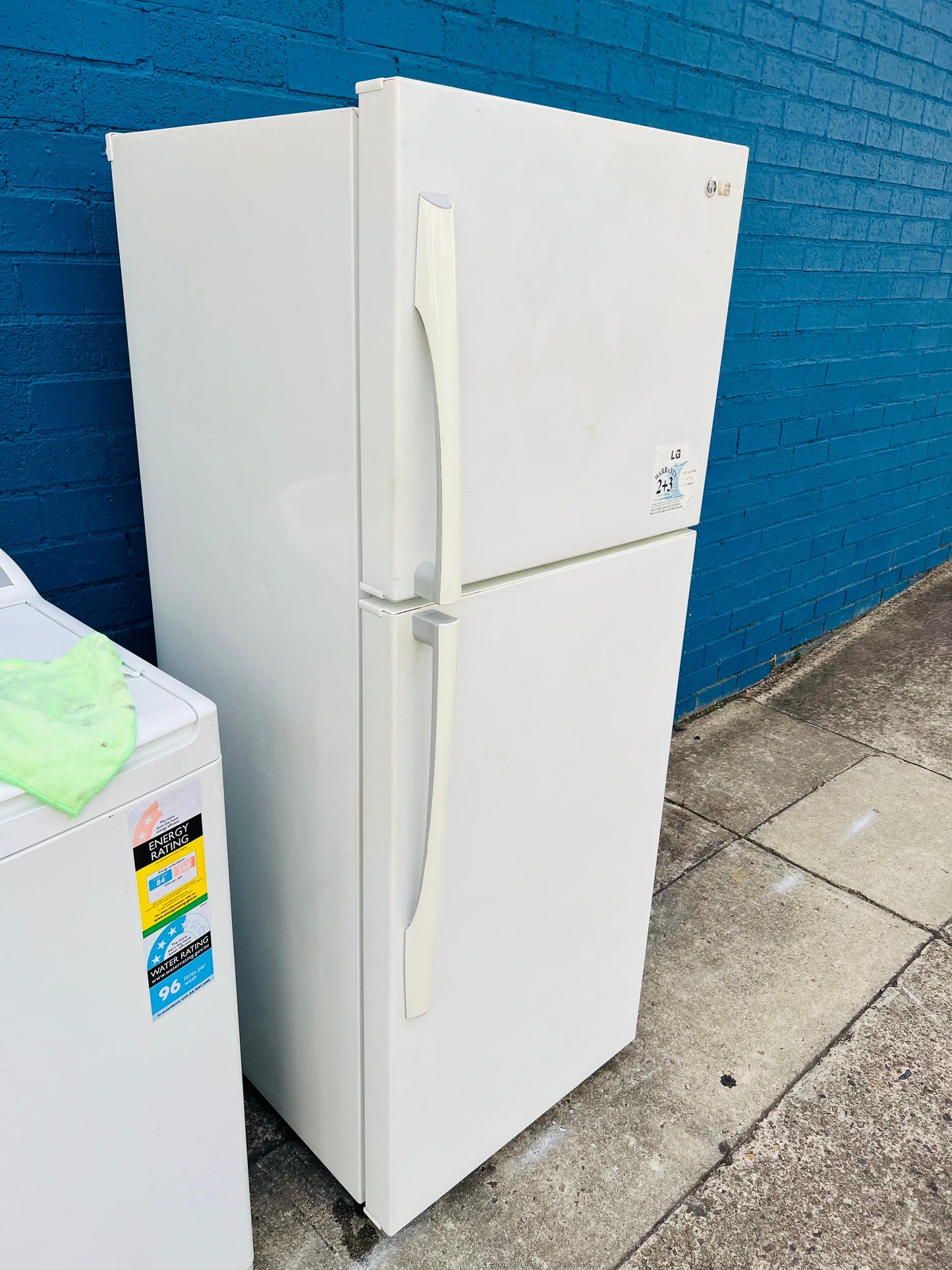 **LG 315 LITRES FRIDGE FREEZER**