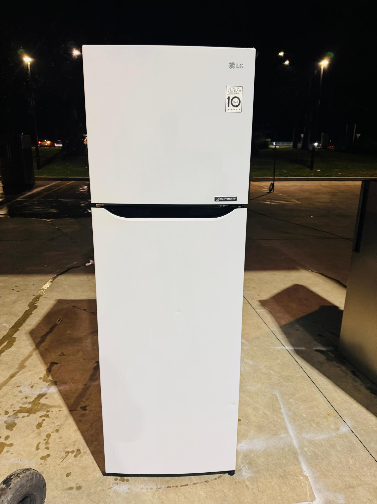 **LG 279 LITRES FRIDGE FREEZER**