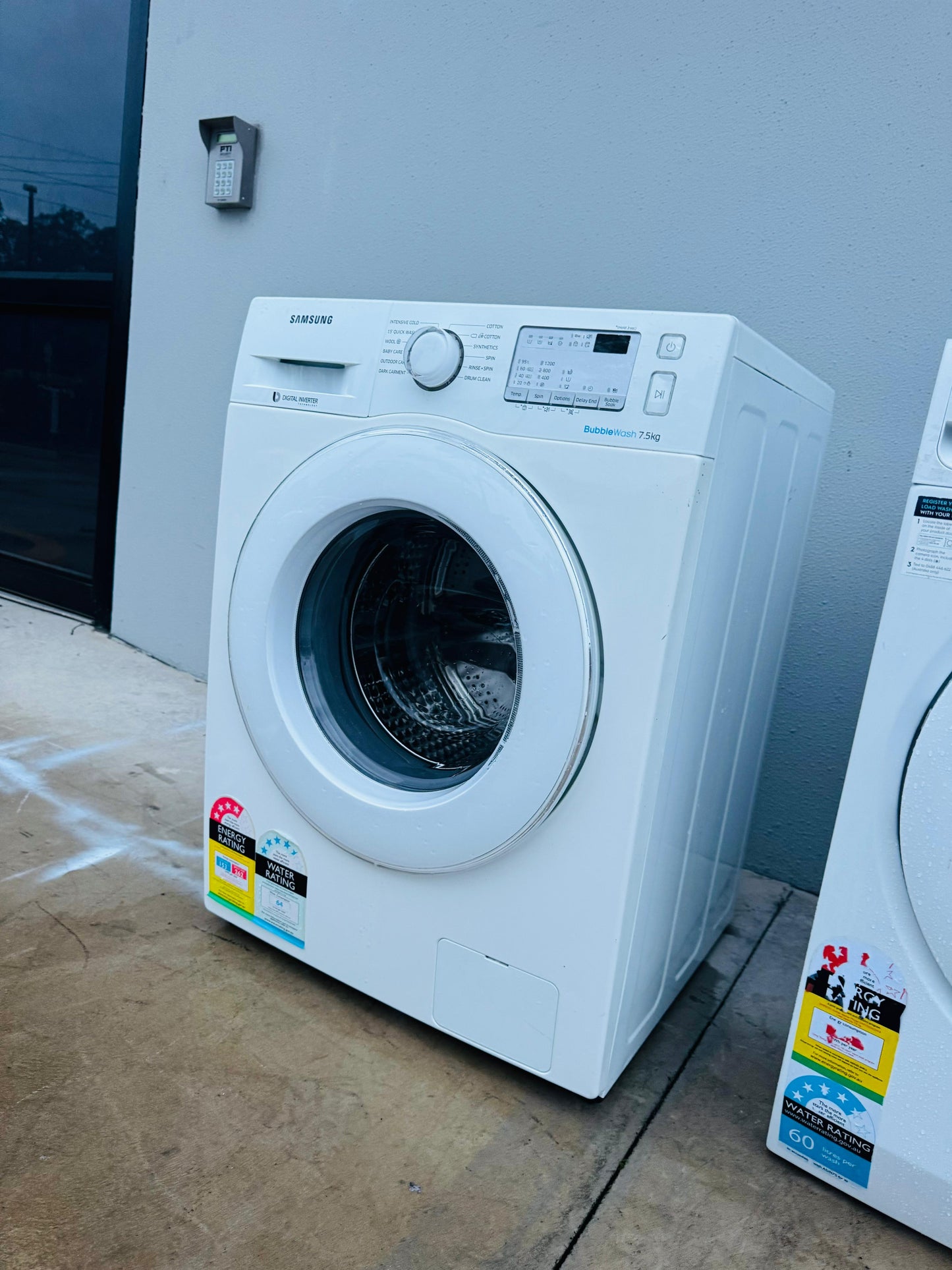 **SAMSUNG 7.5KGS FRONT LOADER WASHING MACHINE**