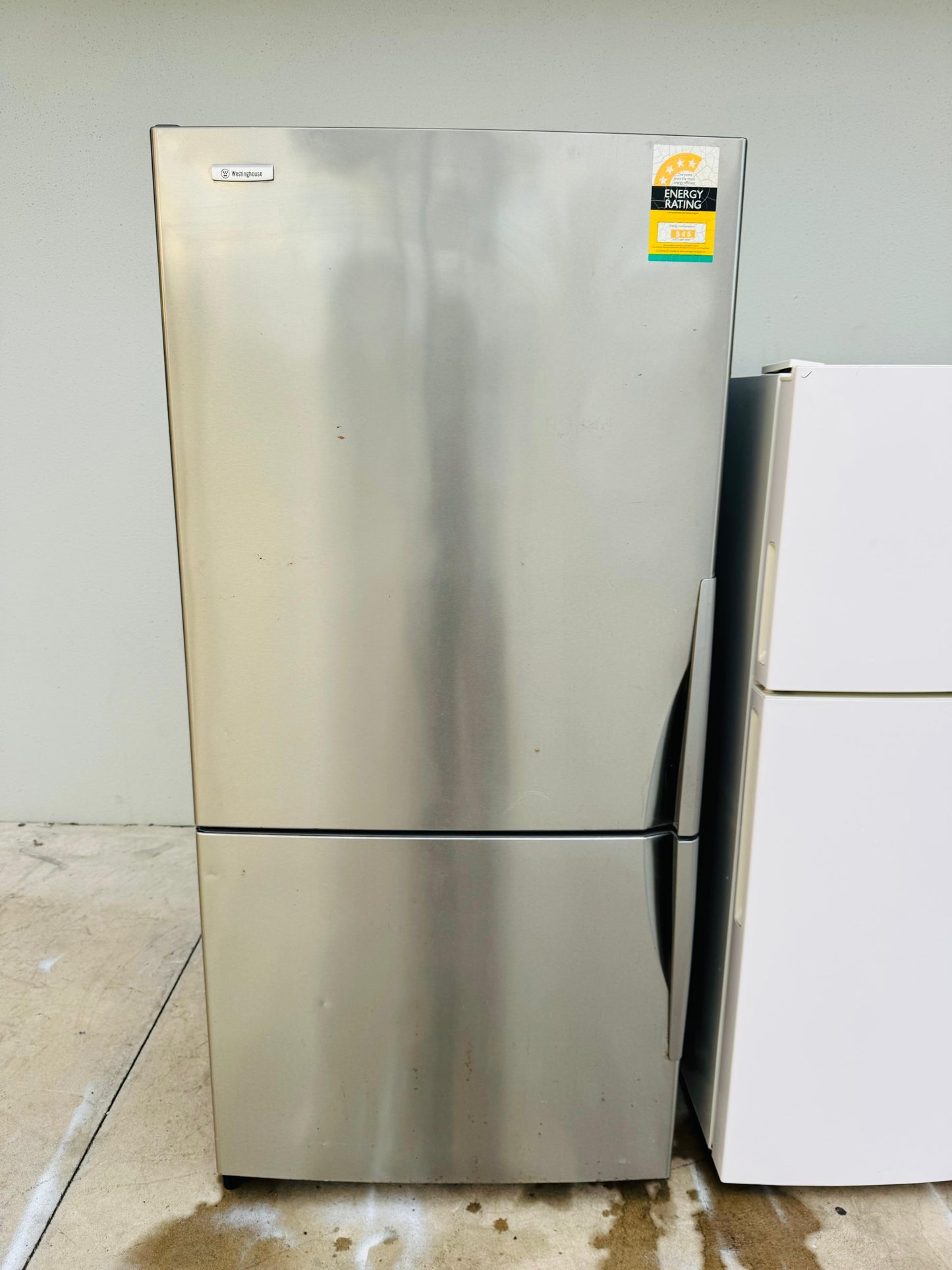 **WESTINGHOUSE 510 LITRES FRIDGE FREEZER**