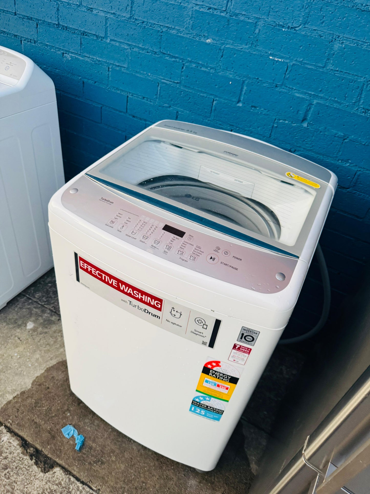 **LG 8.5 KGS TOP LOADER WASHING MACHINE**