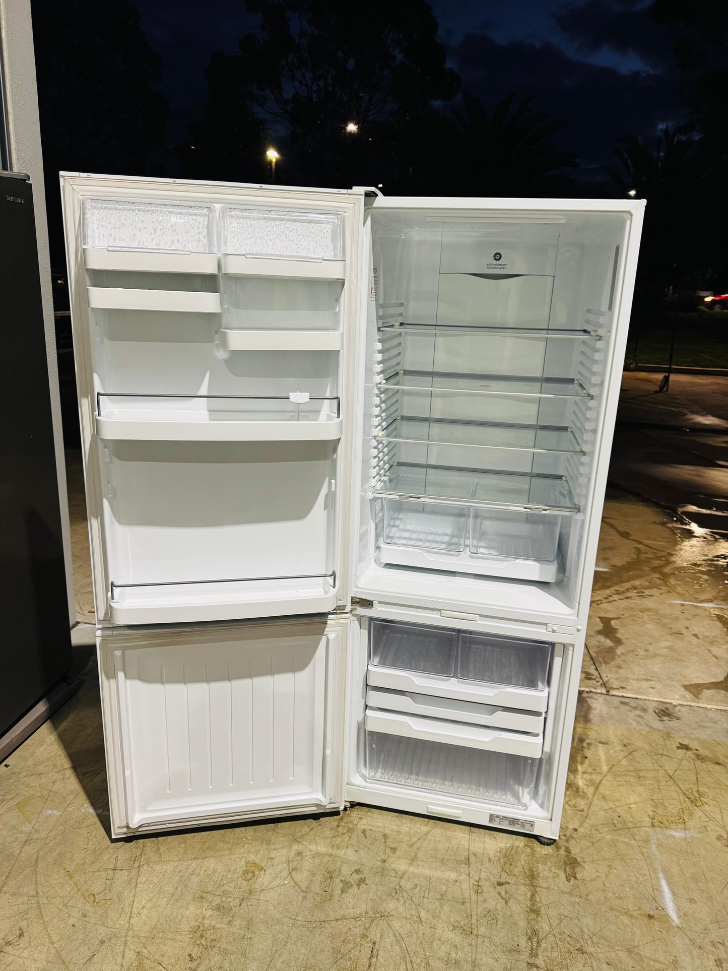 **FISHER & PAYKEL 403 LITRES FRIDGE FREEZER**