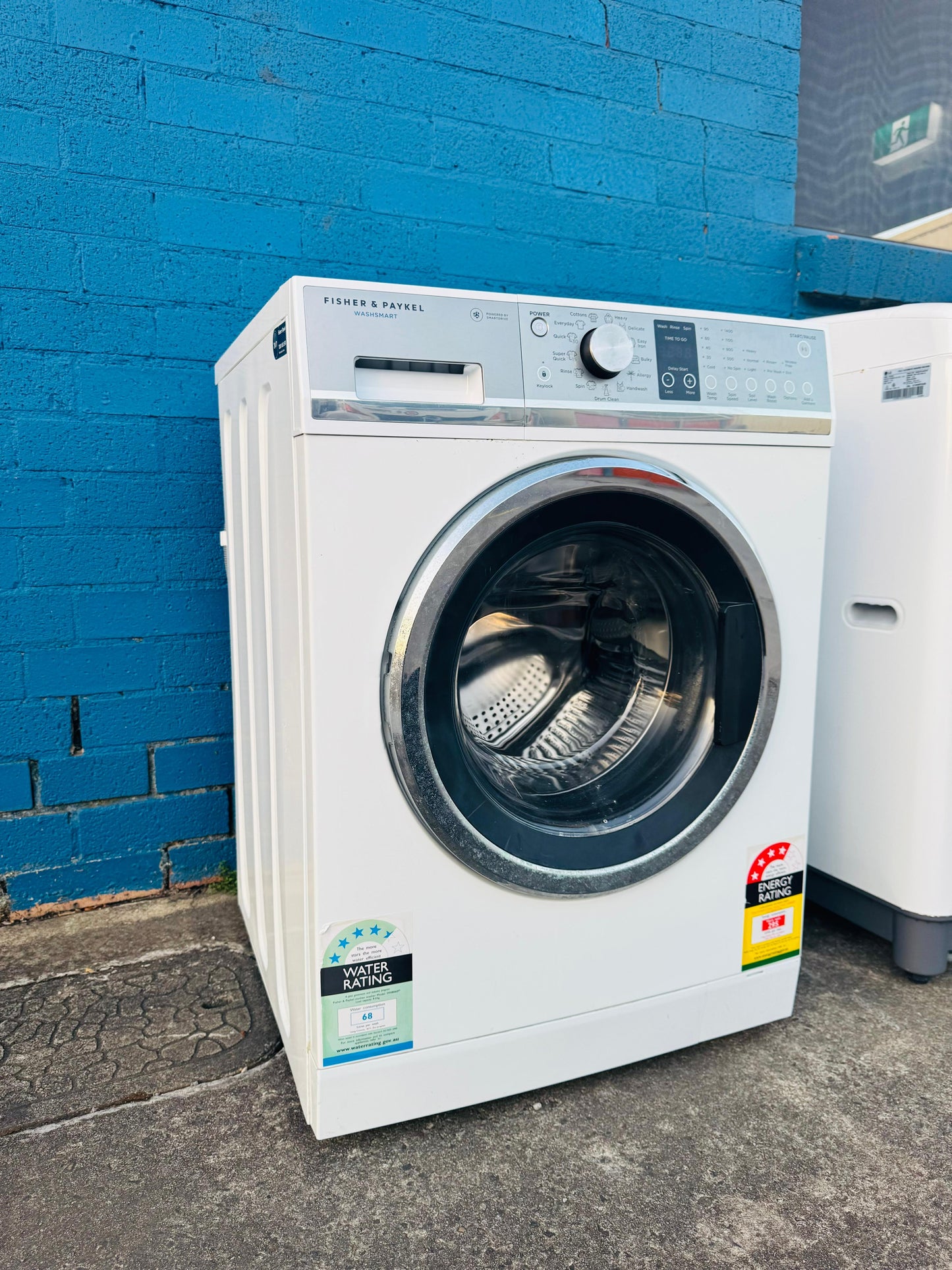 **FISHER & PAYKEL 8KGS FRONT LOADER WASHING MACHINE**