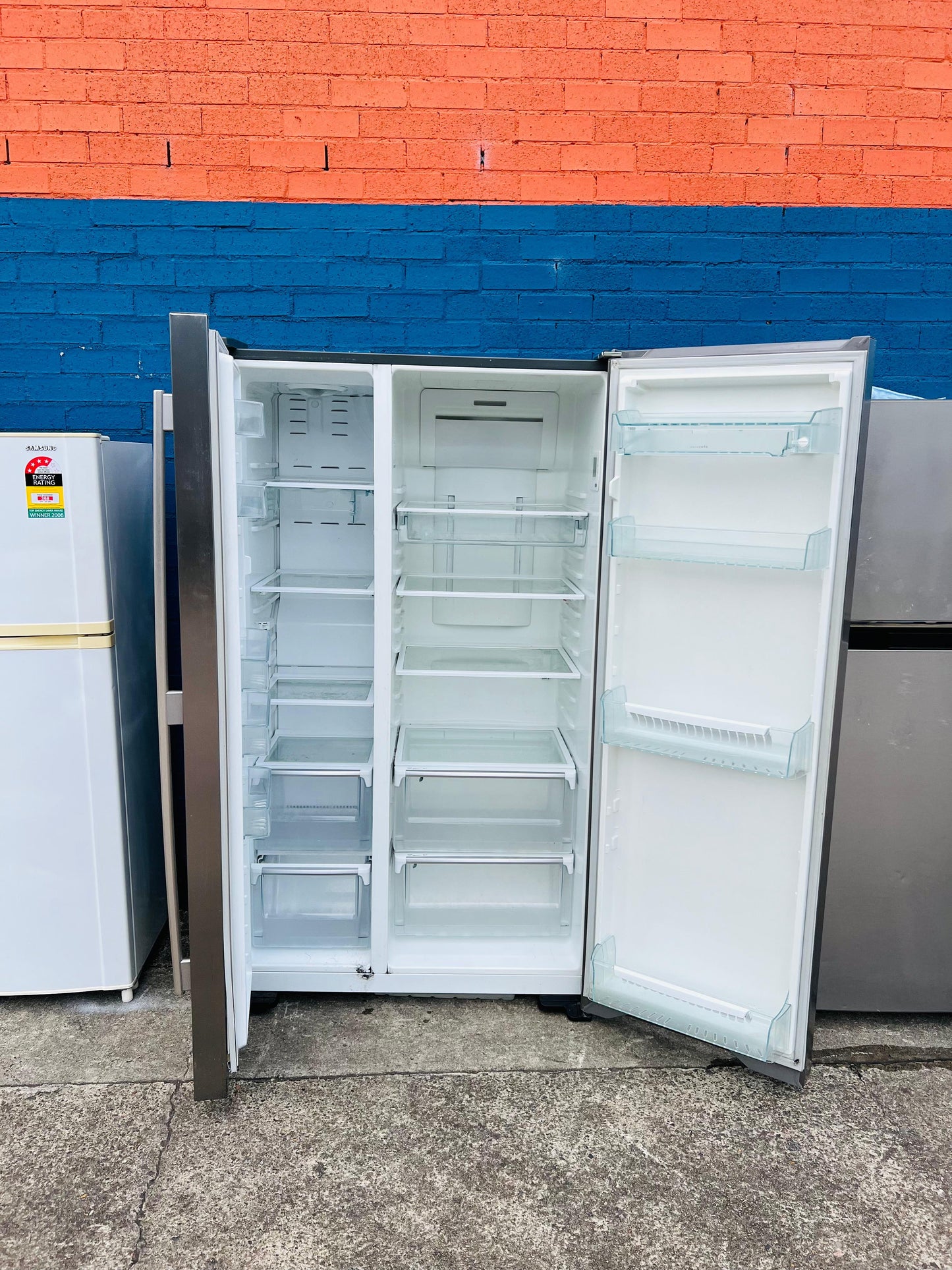 **WESTINGHOUSE SIDE BY SIDE 700 LITRES FRIDGE FREEZER**