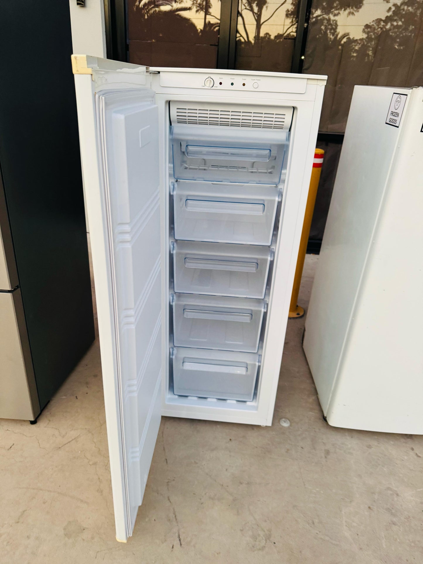 **HISENSE 175 LITRES FREEZER ONLY ** โ