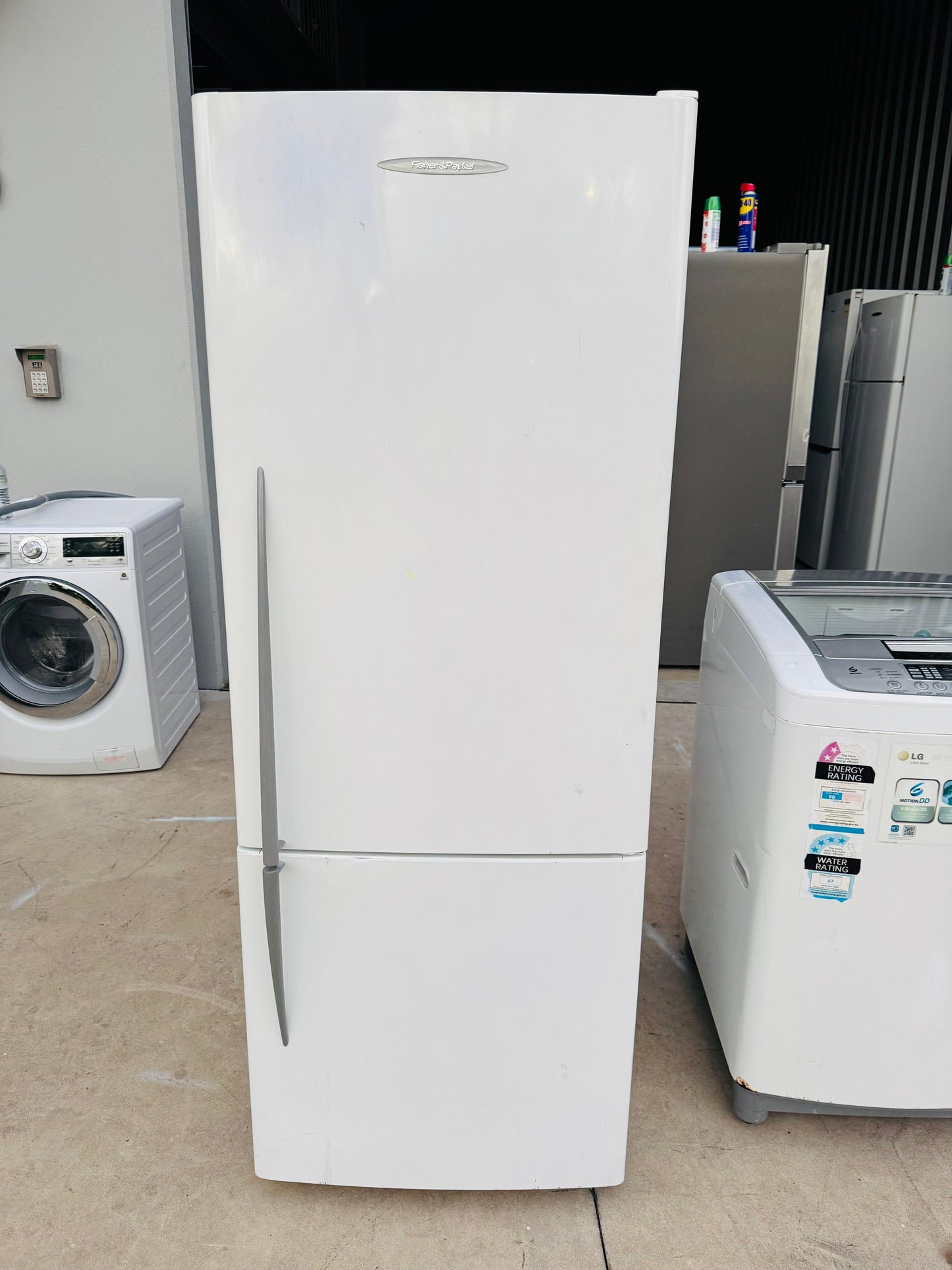 **FISHER & PAYKEL 403 LITRES FRIDGE FREEZER**
