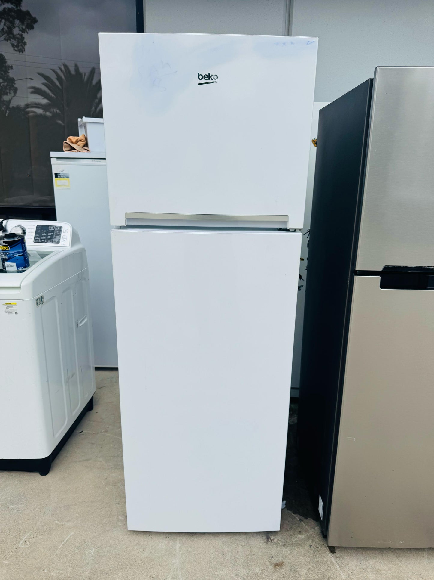**BEKO 347 LITRES FRIDGE FREEZER**