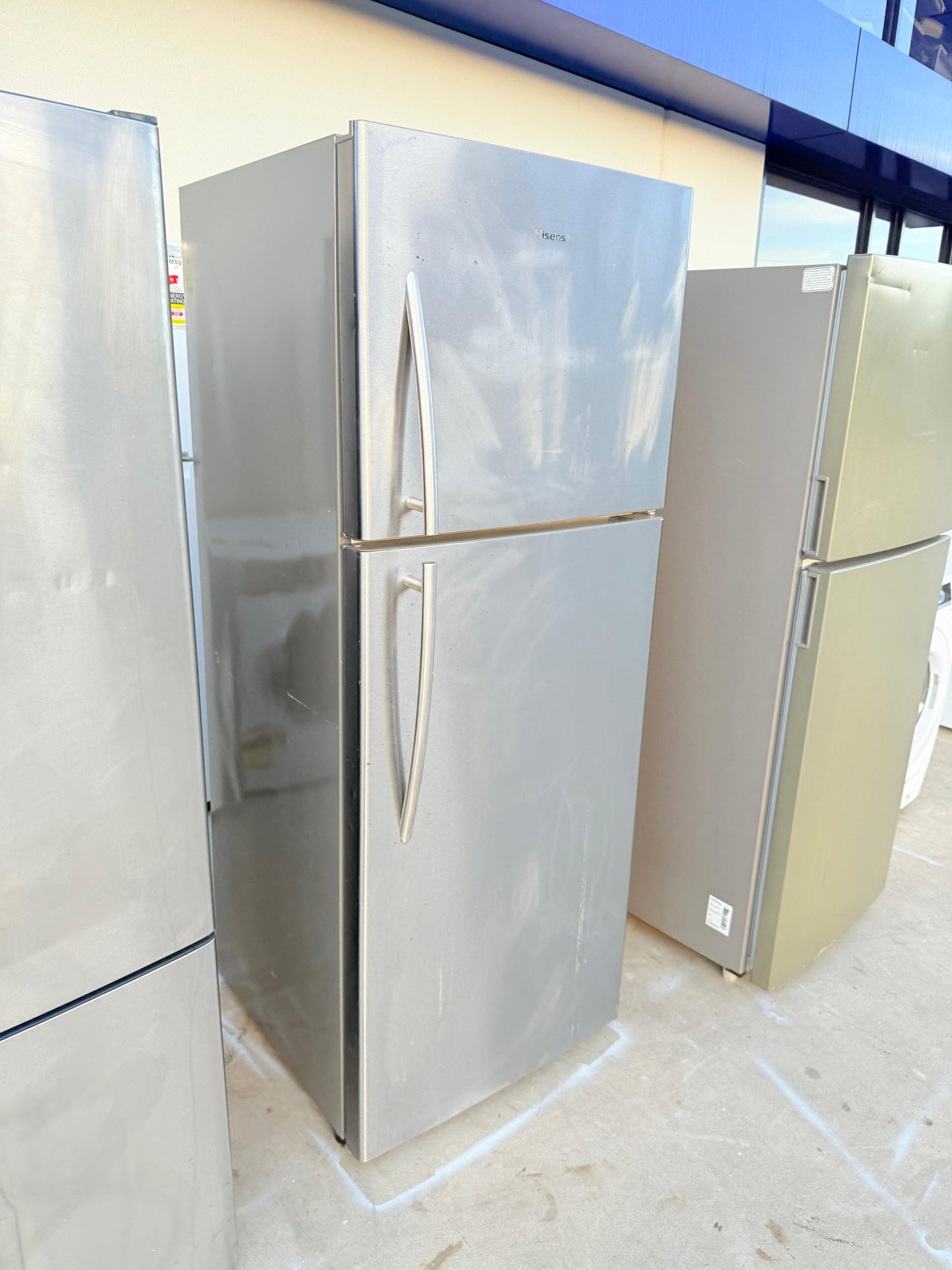 **HISENSE 436 LITRES FRIDGE FREEZER**