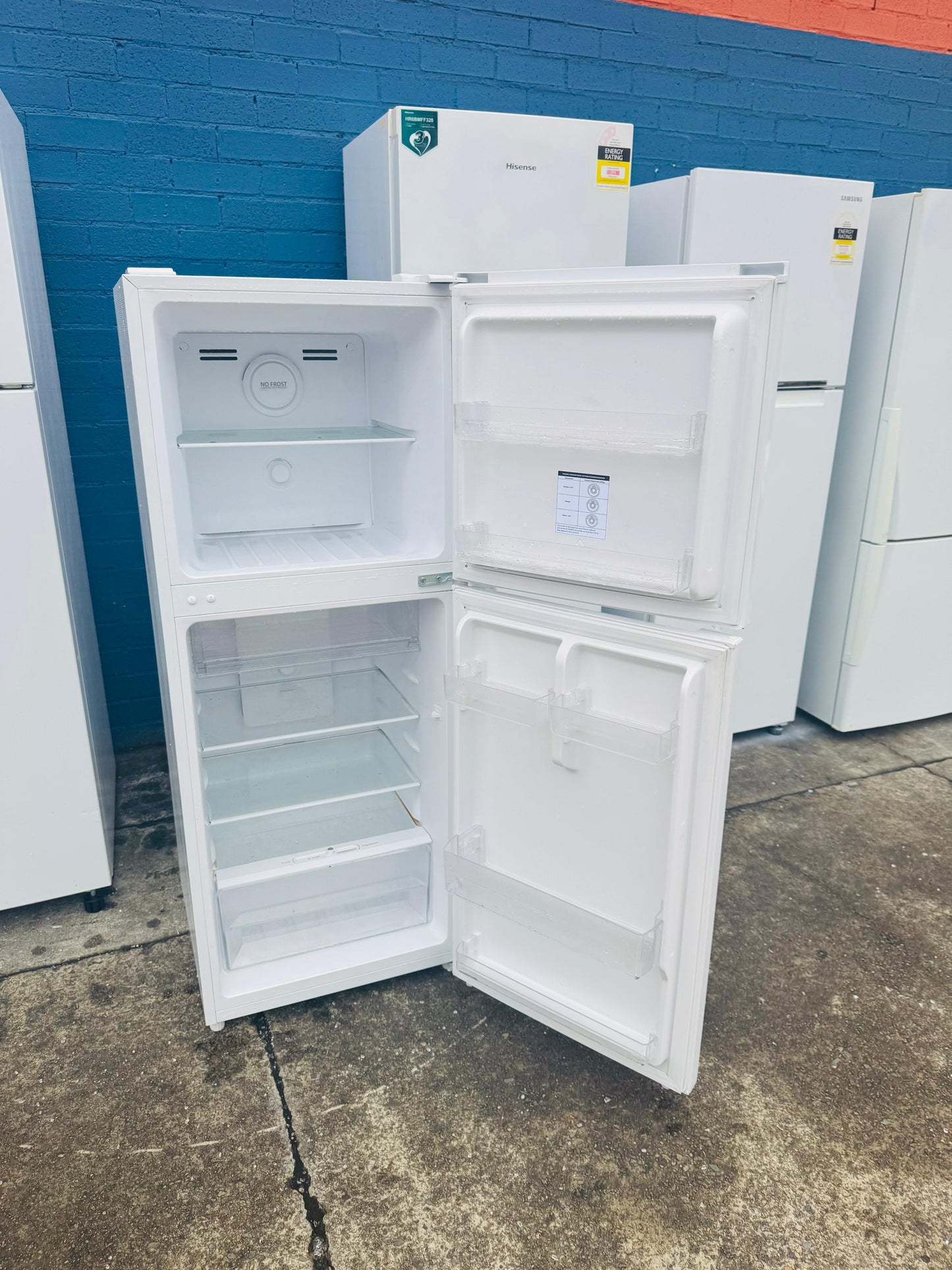 **HAIER 221 LITRES FRIDGE FREEZER**
