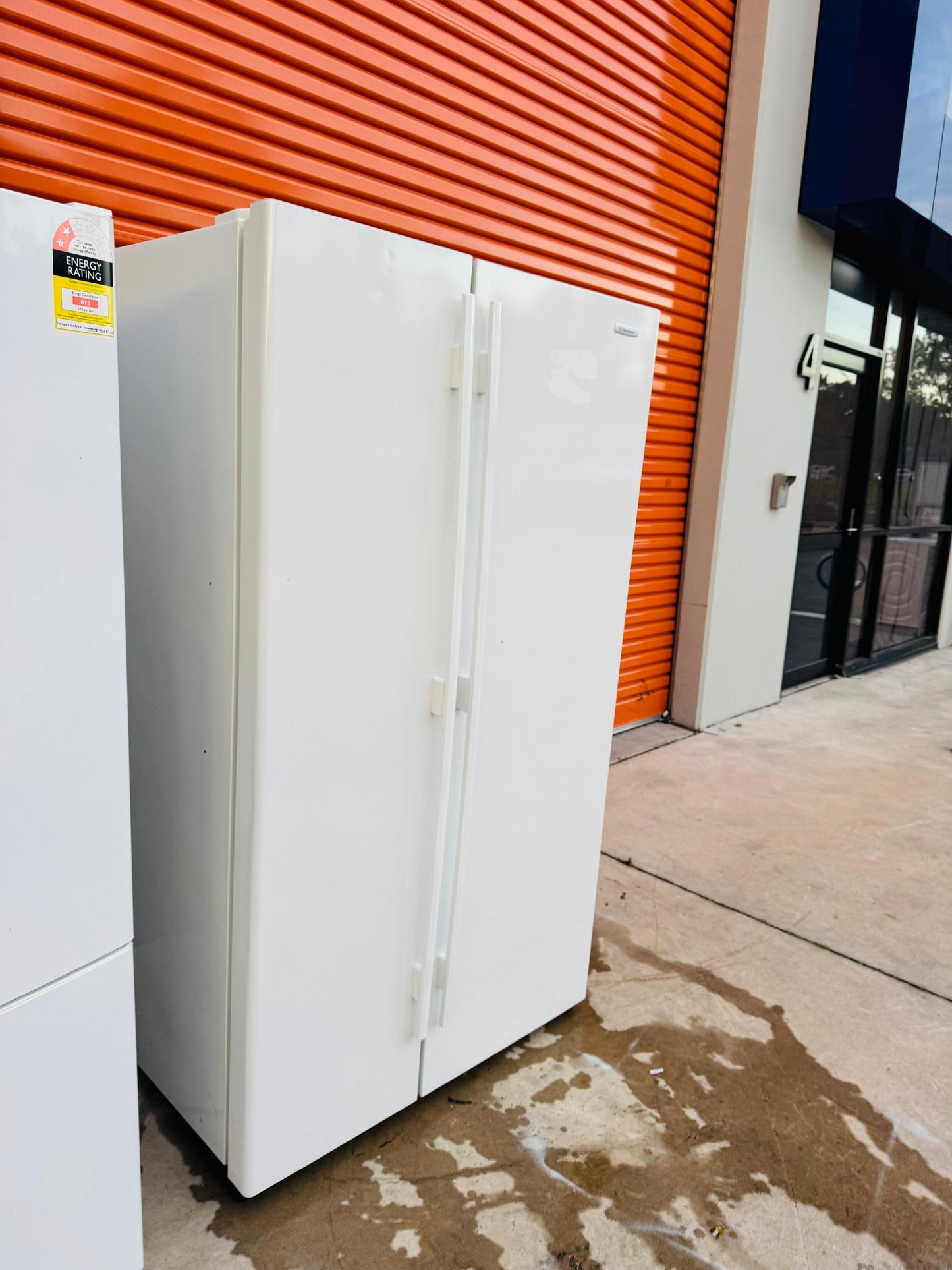 **WESTINGHOUSE SIDE BY SIDE 700 LITRES FRIDGE FREEZER**