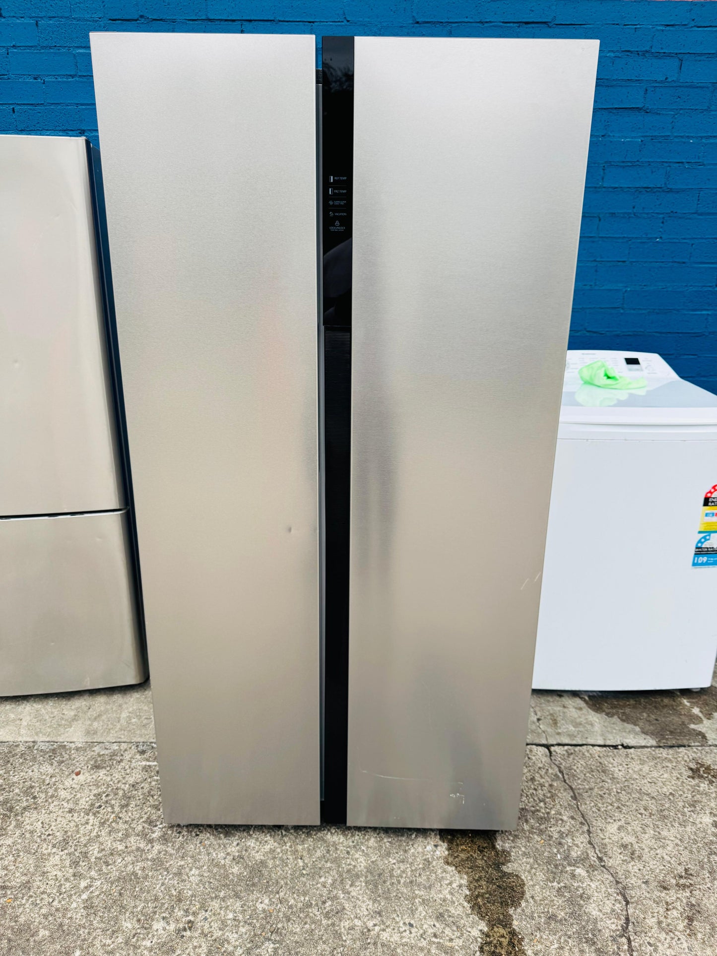**INALTO SIDE BY SIDE 584 LITRES FRIDGE FREEZER**