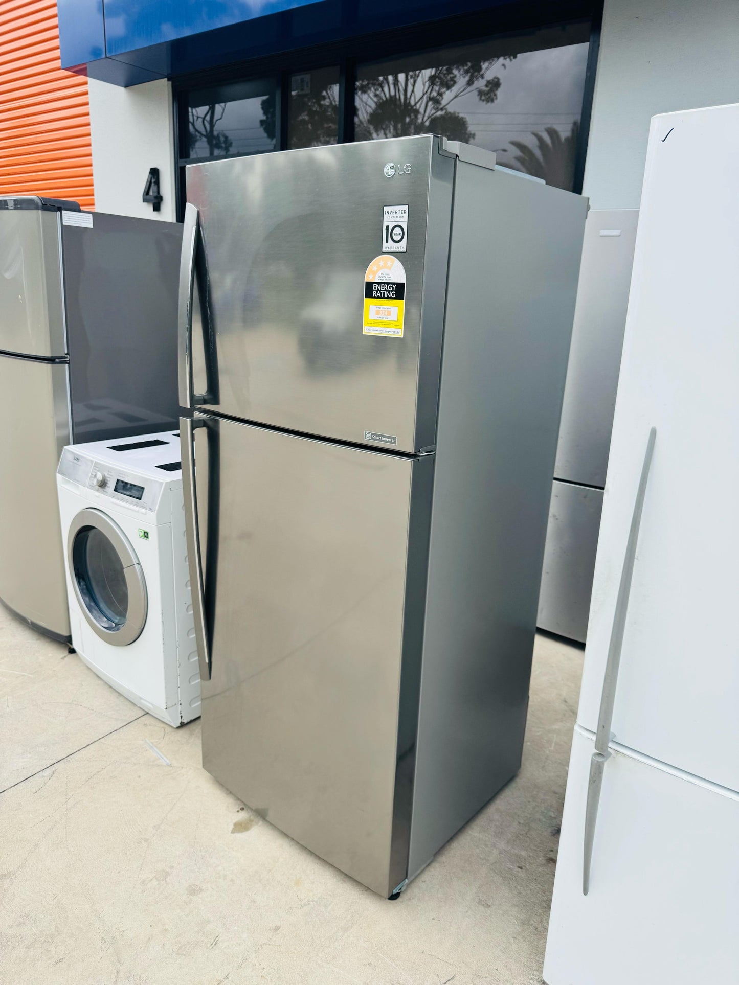 **LG 442 LITRES FRIDGE FREEZER**