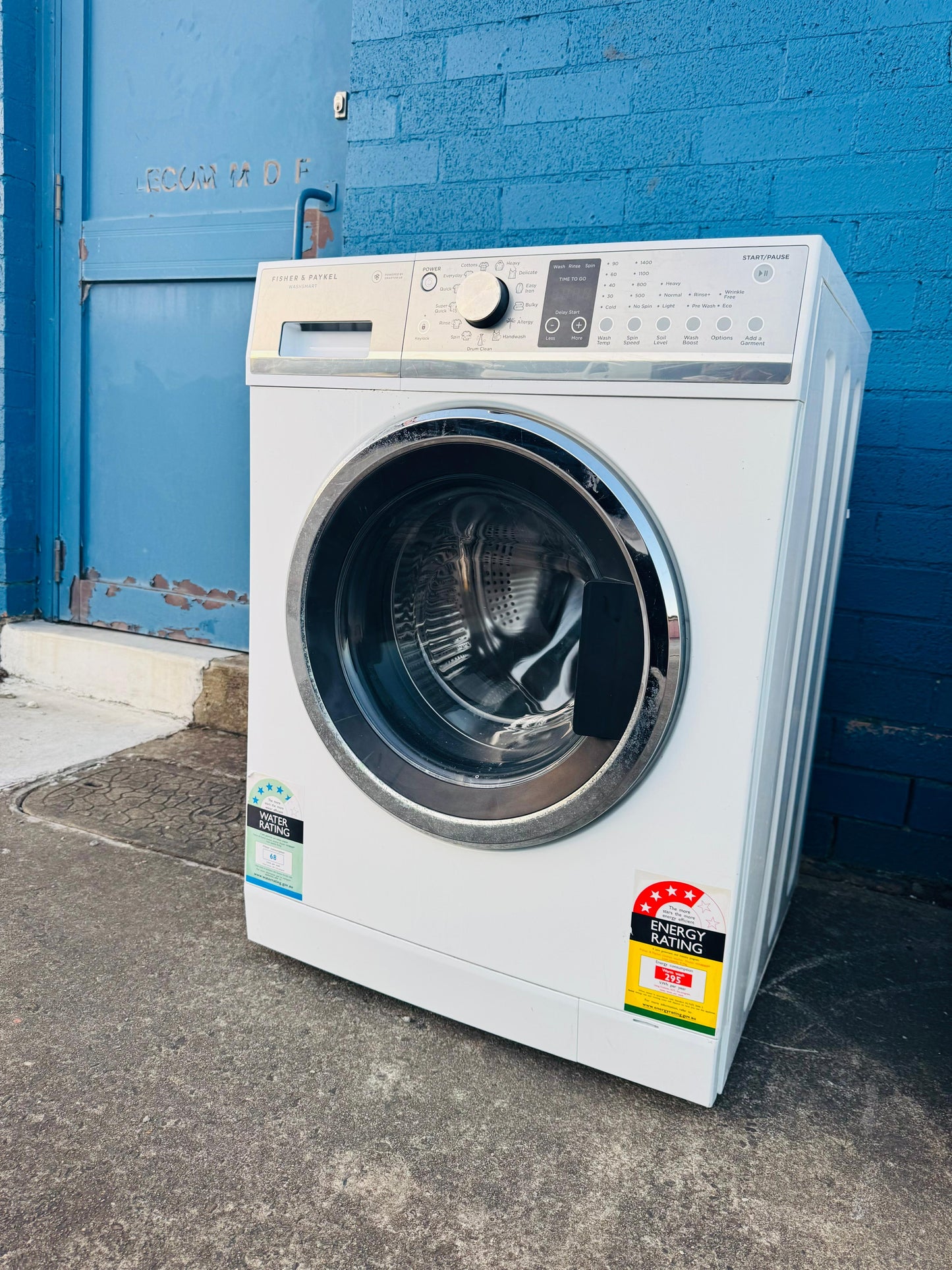 **FISHER & PAYKEL 8KGS FRONT LOADER WASHING MACHINE**